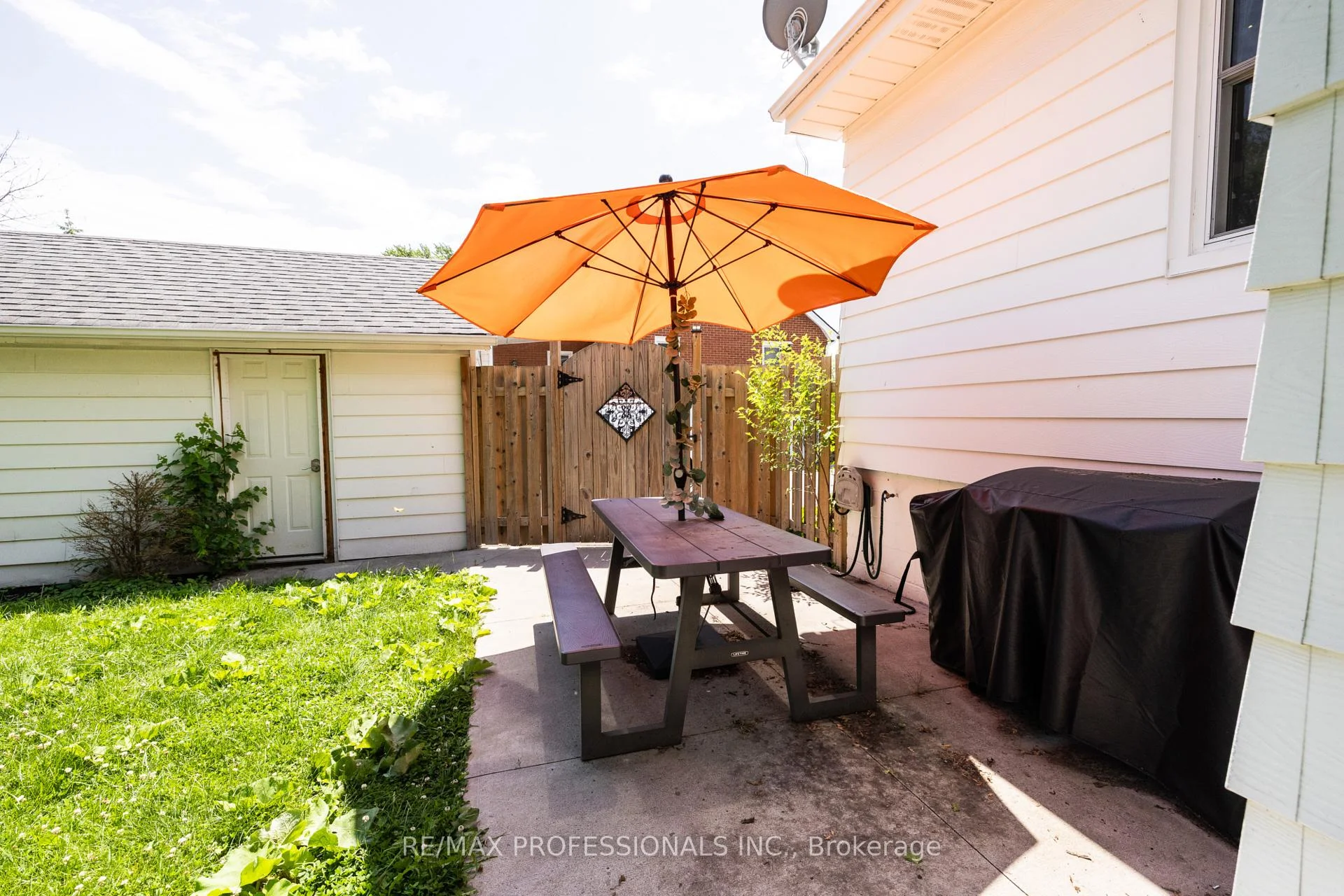 Photo 58 of 1045 Helena Street, Burlington, Freeman — HOMEH