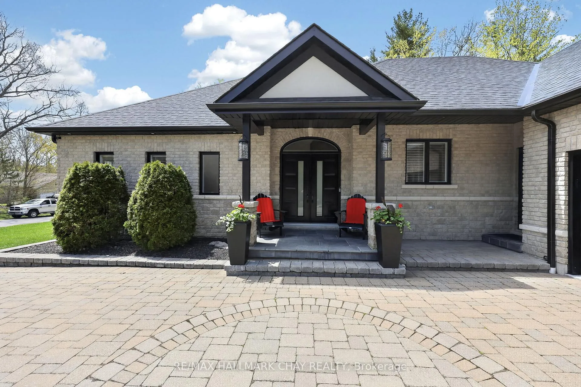 Photo 4 of 25 Laddie Lane, Springwater, Anten Mills — HOMEH