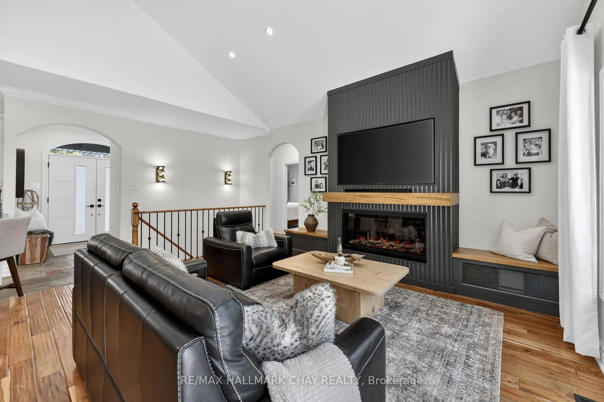 Photo 13 of 25 Laddie Lane, Springwater, Anten Mills — HOMEH