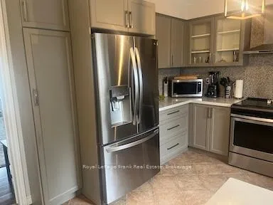 Photo 3 of 15 Enzo Crescent, Uxbridge — HOMEH