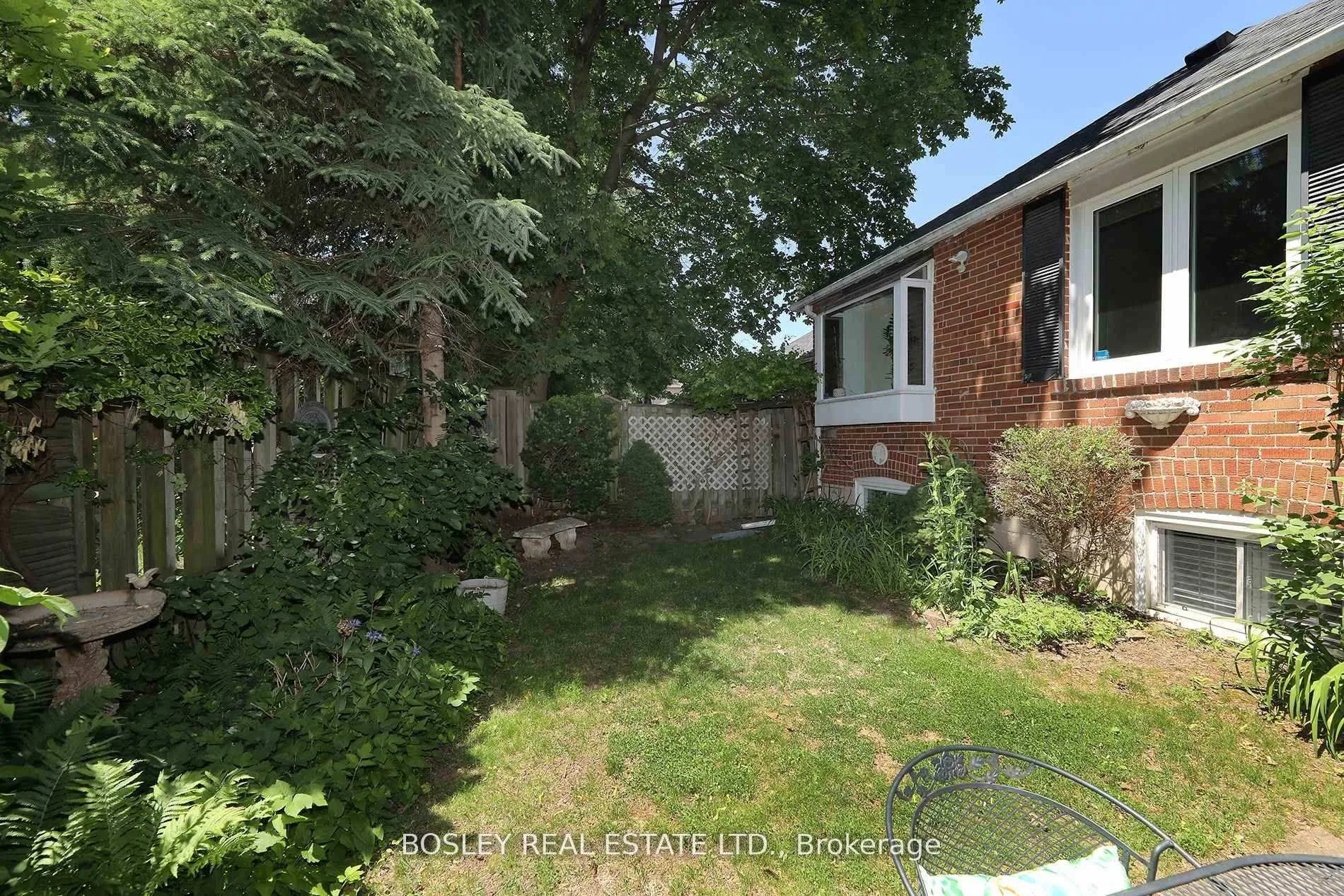 Photo 20 of 161 Joicey Boulevard, Toronto, Bedford Park-Nortown — HOMEH