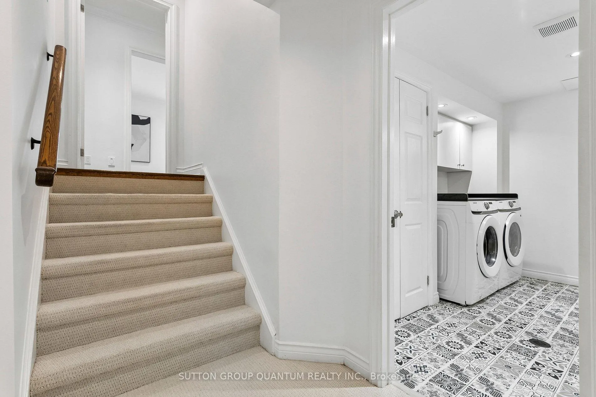 Photo 36 of 1944 Lenarthur Drive, Mississauga, Clarkson — HOMEH