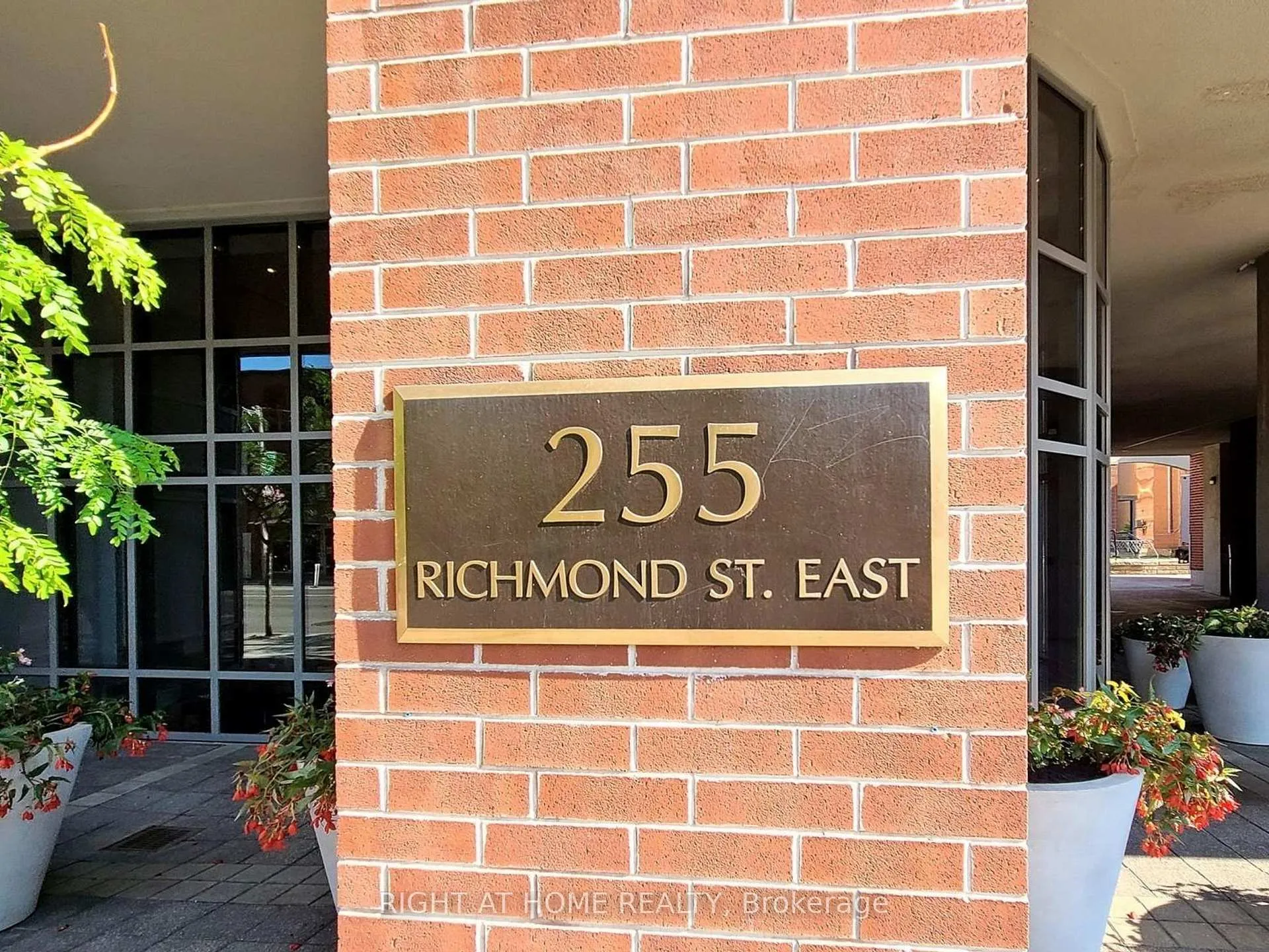 Photo 2 of Unit 401, 255 Richmond Street E, Toronto, Moss Park — HOMEH