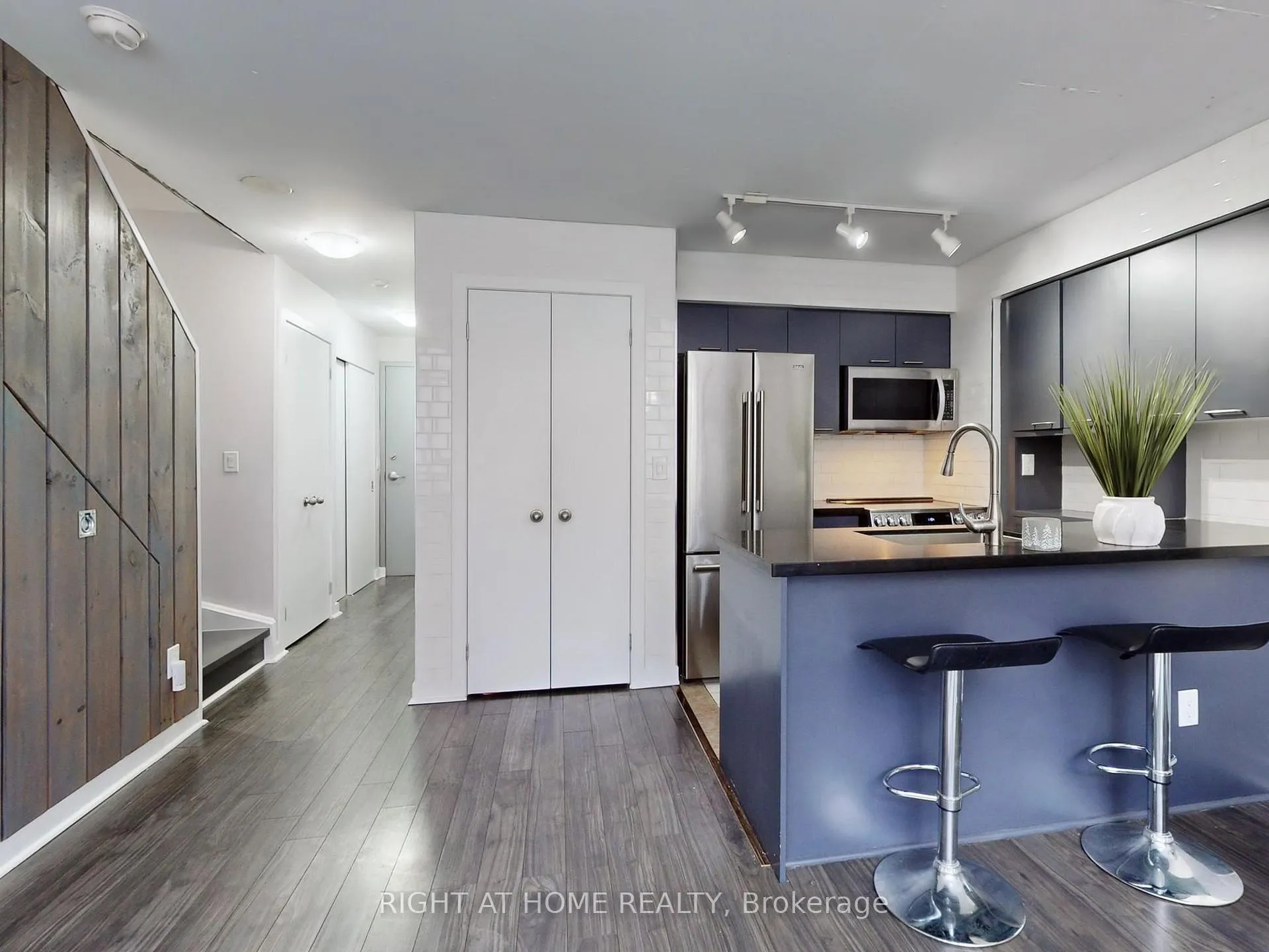Photo 13 of Unit 401, 255 Richmond Street E, Toronto, Moss Park — HOMEH