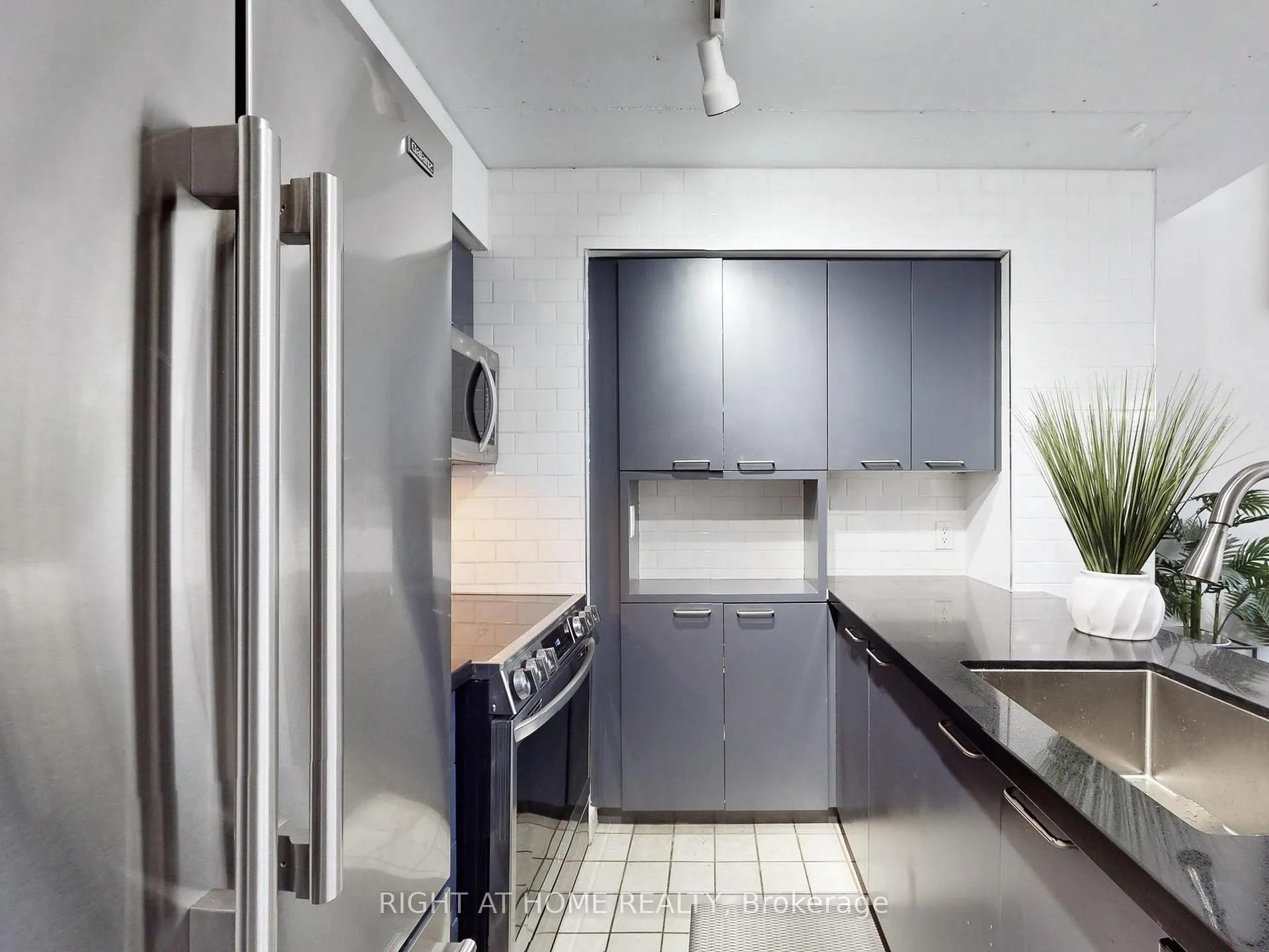 Photo 14 of Unit 401, 255 Richmond Street E, Toronto, Moss Park — HOMEH