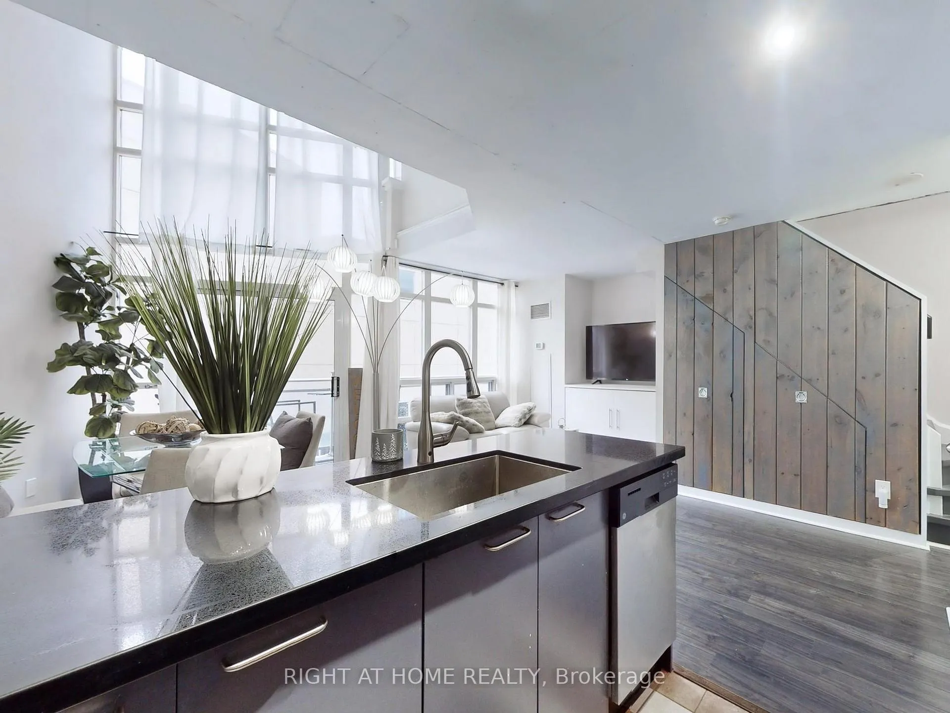 Photo 15 of Unit 401, 255 Richmond Street E, Toronto, Moss Park — HOMEH