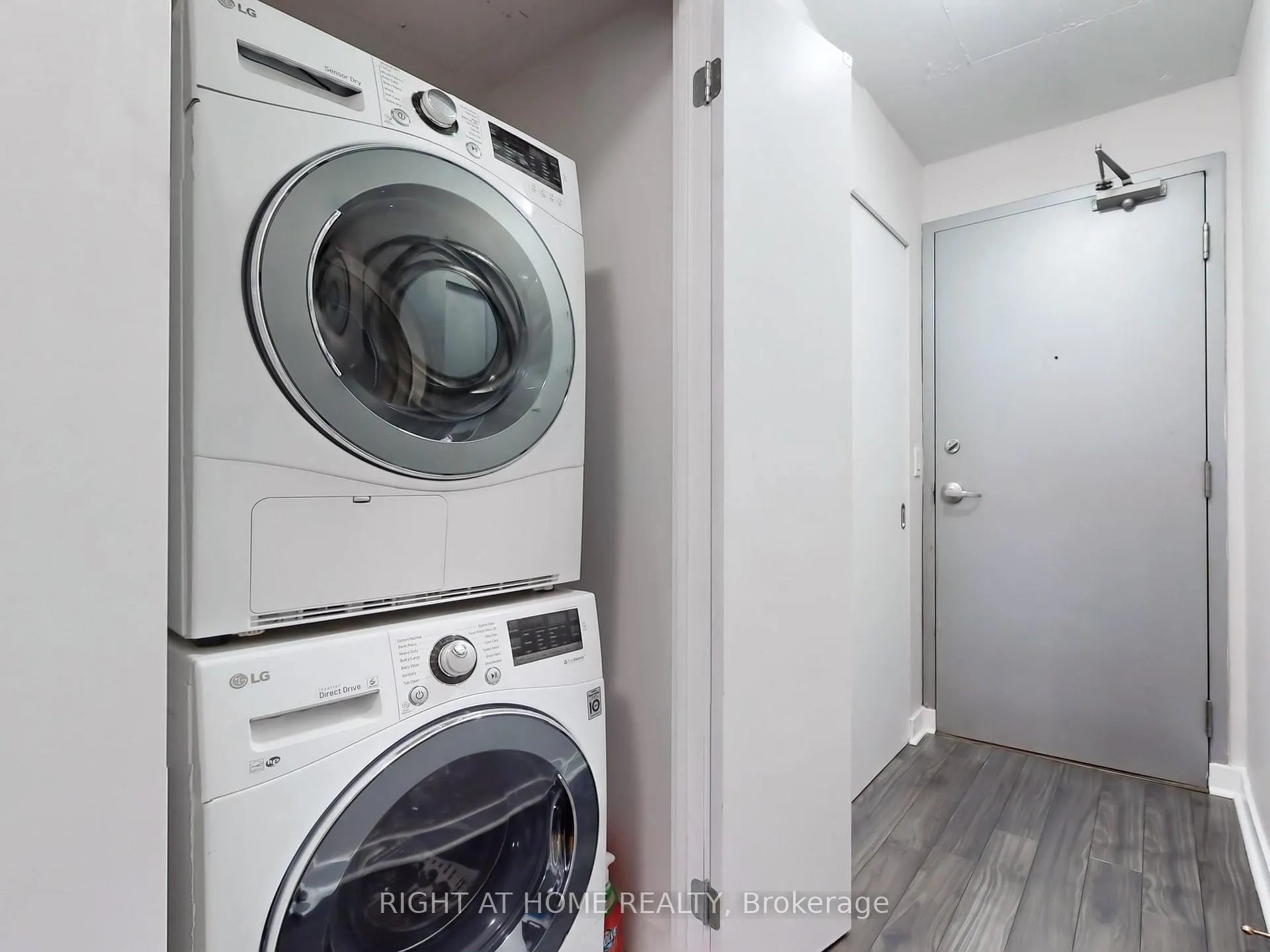 Photo 17 of Unit 401, 255 Richmond Street E, Toronto, Moss Park — HOMEH