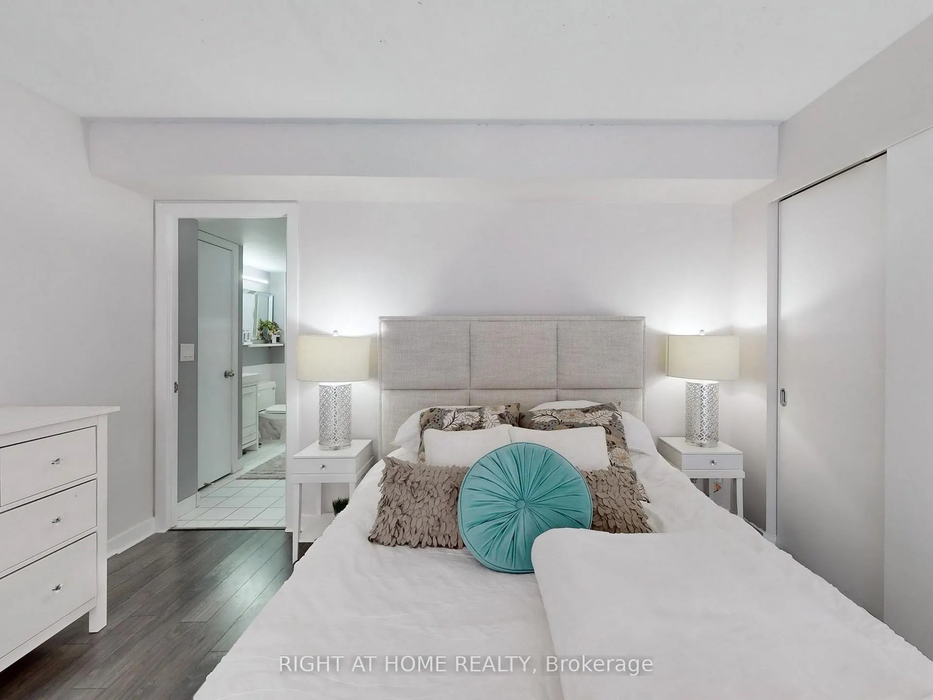 Photo 18 of Unit 401, 255 Richmond Street E, Toronto, Moss Park — HOMEH