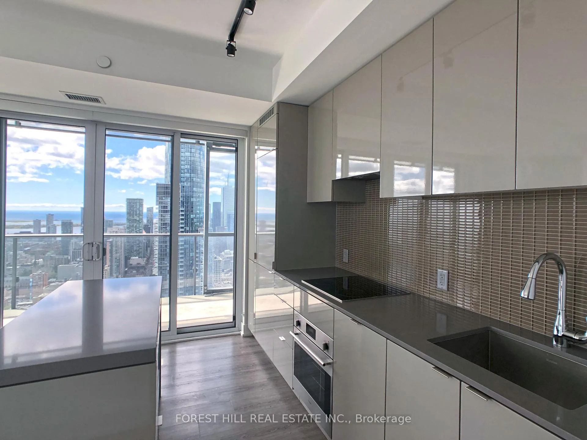 Photo 4 of Unit 5410, 7 Grenville Street, Toronto, Bay Street Corridor — HOMEH