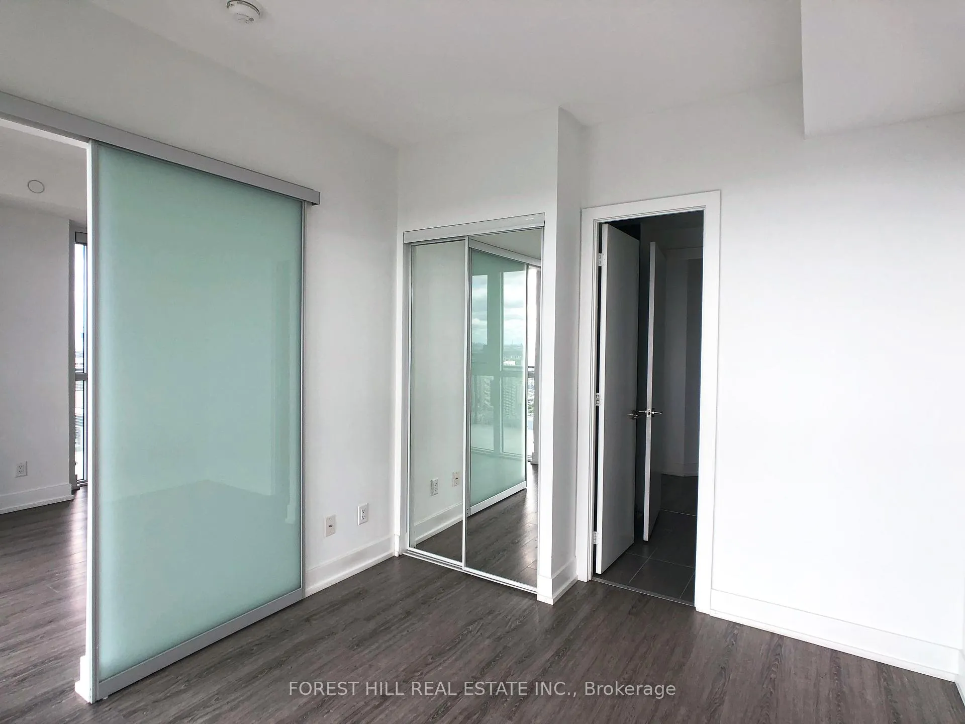 Photo 8 of Unit 5410, 7 Grenville Street, Toronto, Bay Street Corridor — HOMEH