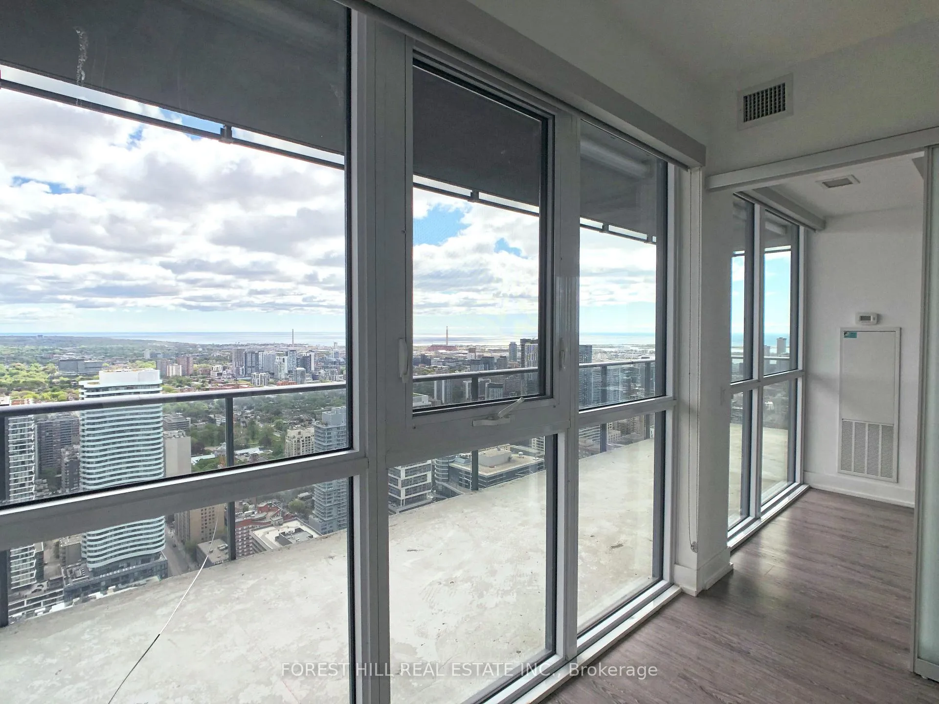Photo 9 of Unit 5410, 7 Grenville Street, Toronto, Bay Street Corridor — HOMEH