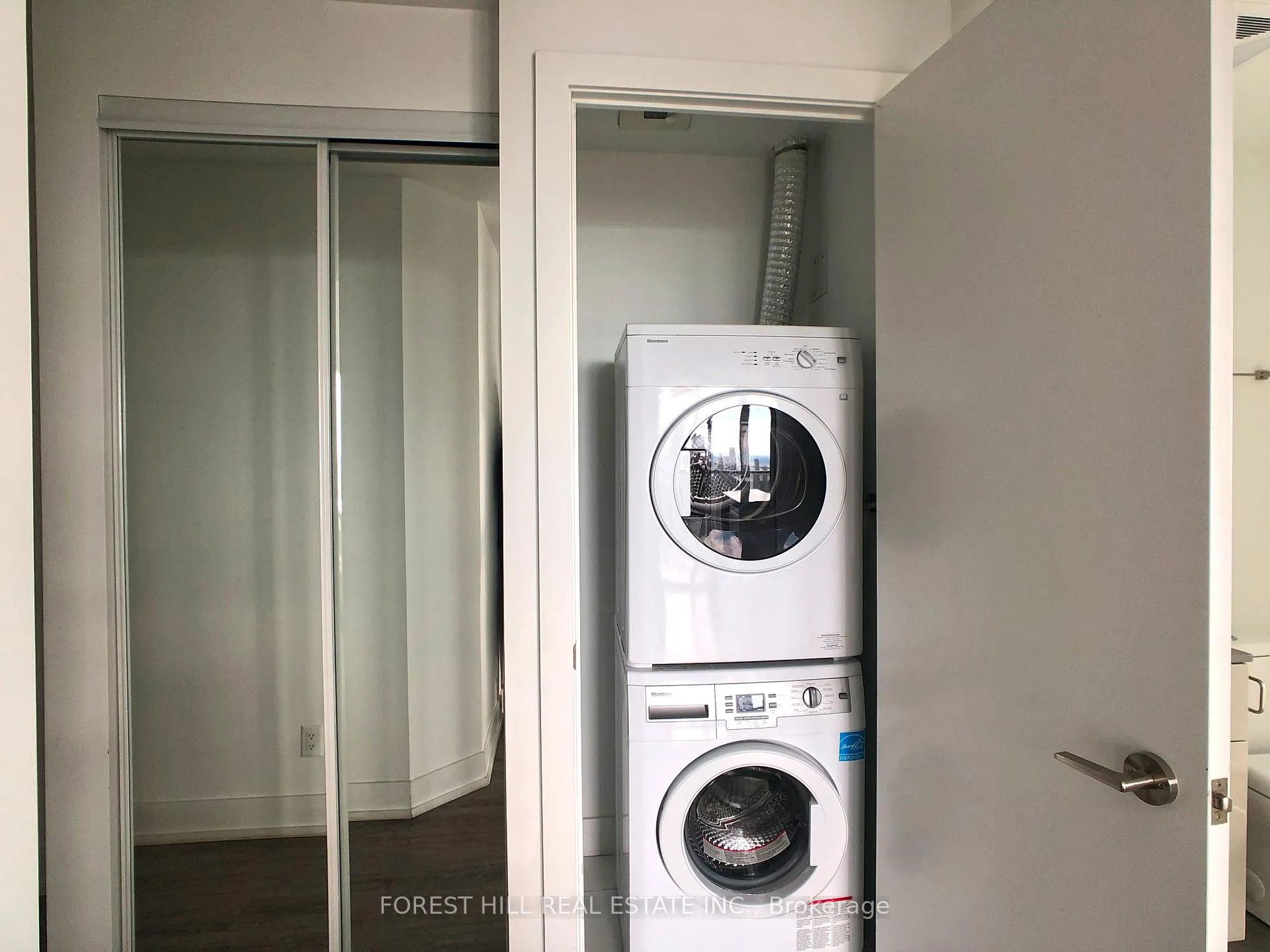 Photo 14 of Unit 5410, 7 Grenville Street, Toronto, Bay Street Corridor — HOMEH