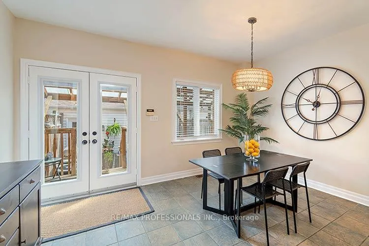 Photo 12 of 17 Algarve Crescent, Toronto, Weston-Pellam Park — HOMEH