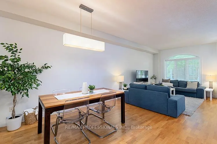 Photo 13 of 17 Algarve Crescent, Toronto, Weston-Pellam Park — HOMEH