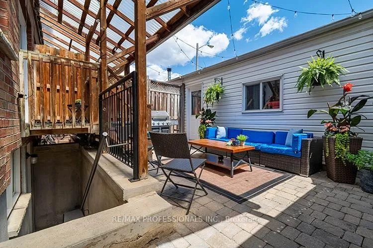 Photo 21 of 17 Algarve Crescent, Toronto, Weston-Pellam Park — HOMEH