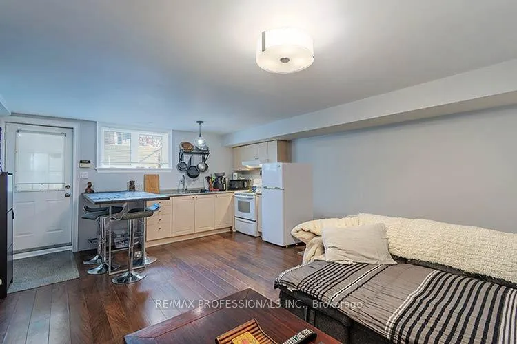 Photo 22 of 17 Algarve Crescent, Toronto, Weston-Pellam Park — HOMEH
