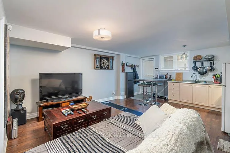 Photo 25 of 17 Algarve Crescent, Toronto, Weston-Pellam Park — HOMEH