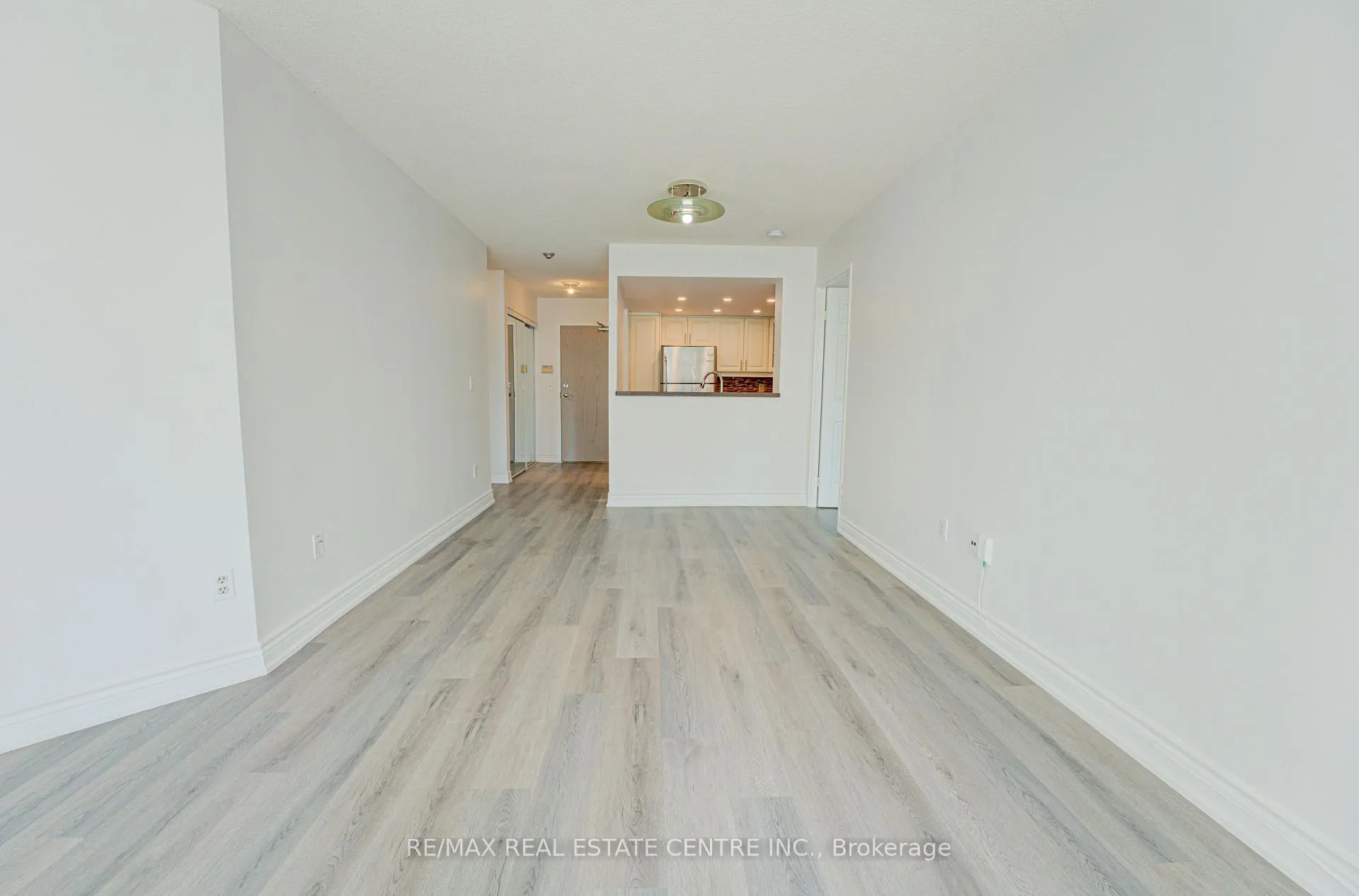 Photo 14 of Unit 1405, 325 Webb Drive, Mississauga, City Centre — HOMEH