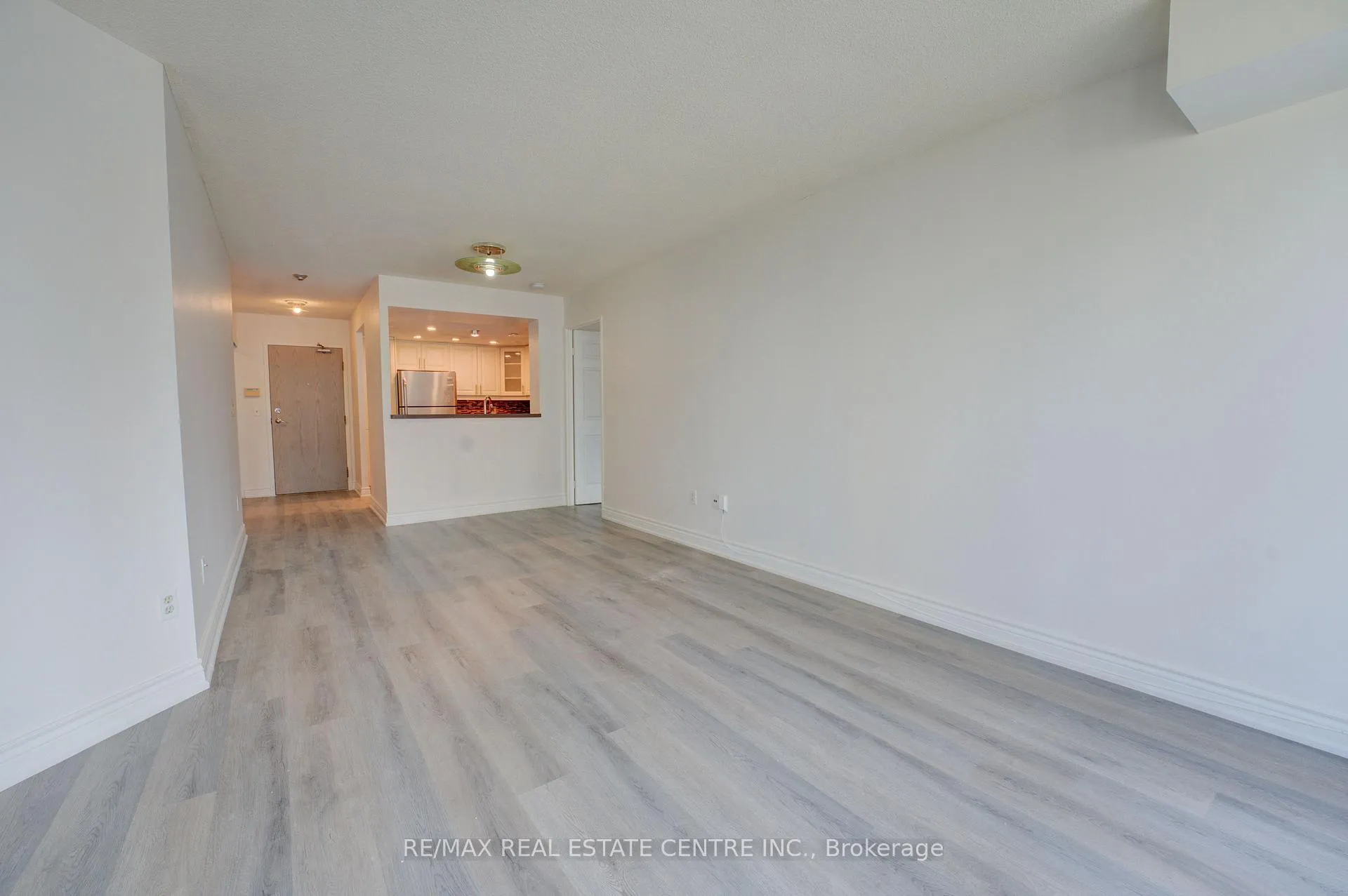 Photo 16 of Unit 1405, 325 Webb Drive, Mississauga, City Centre — HOMEH