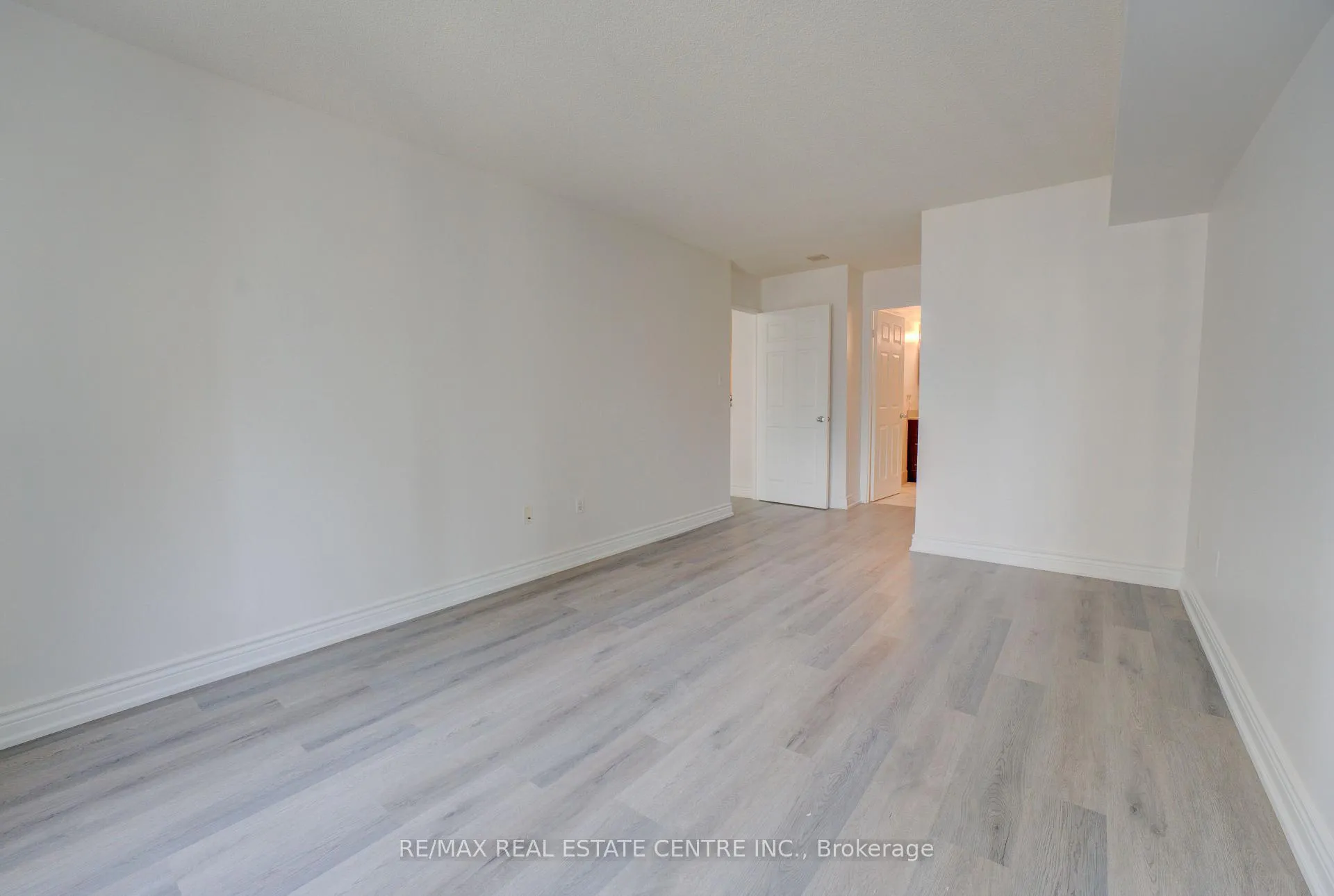 Photo 18 of Unit 1405, 325 Webb Drive, Mississauga, City Centre — HOMEH