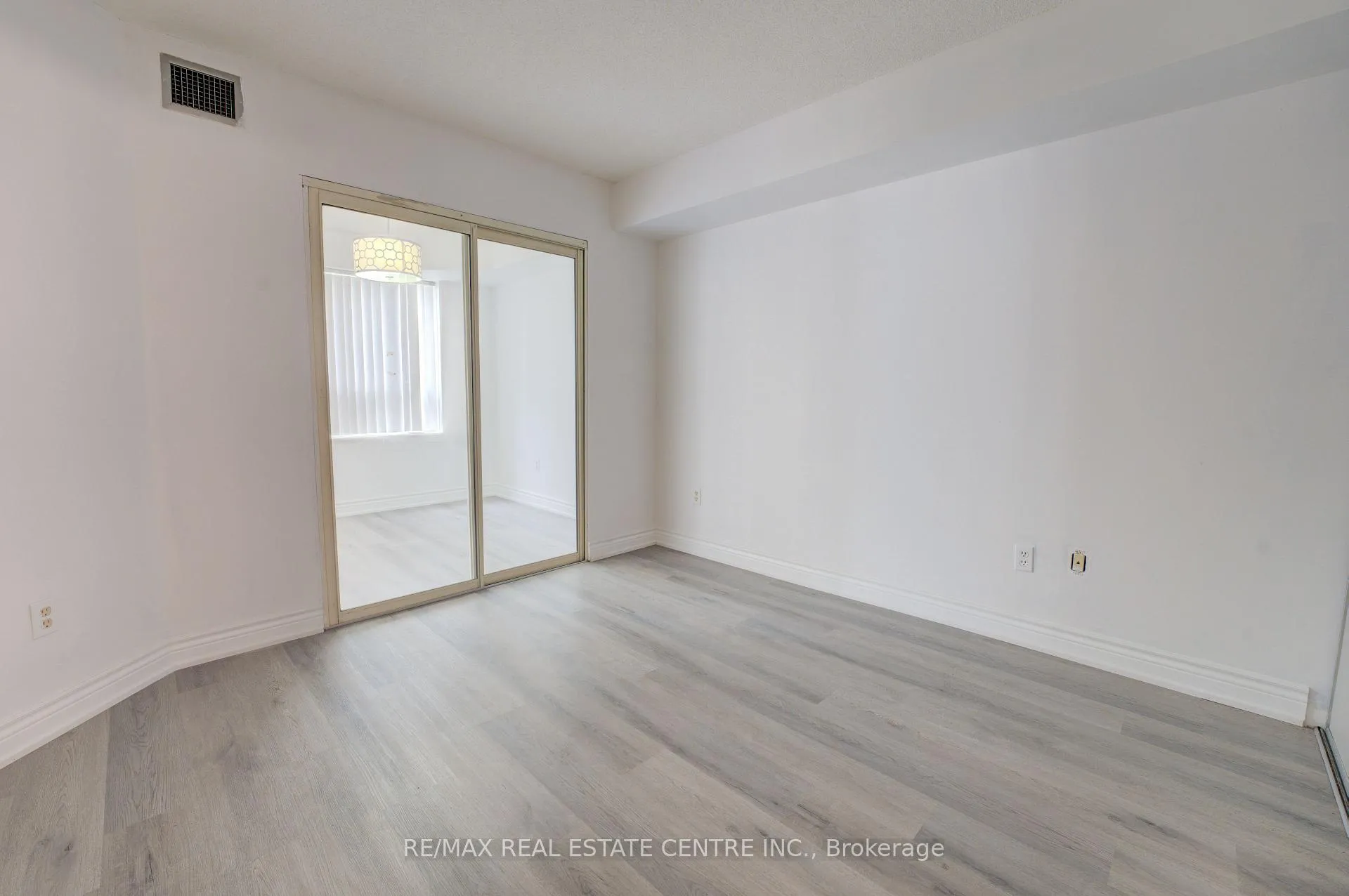 Photo 22 of Unit 1405, 325 Webb Drive, Mississauga, City Centre — HOMEH