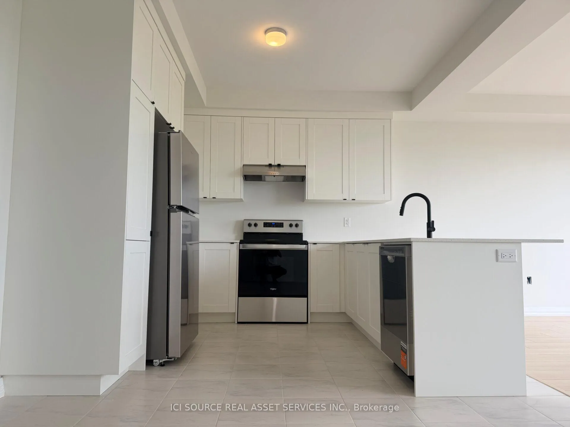 Photo 2 of 220 Hook Drive, Richmond Hill, Rural Richmond Hill — HOMEH