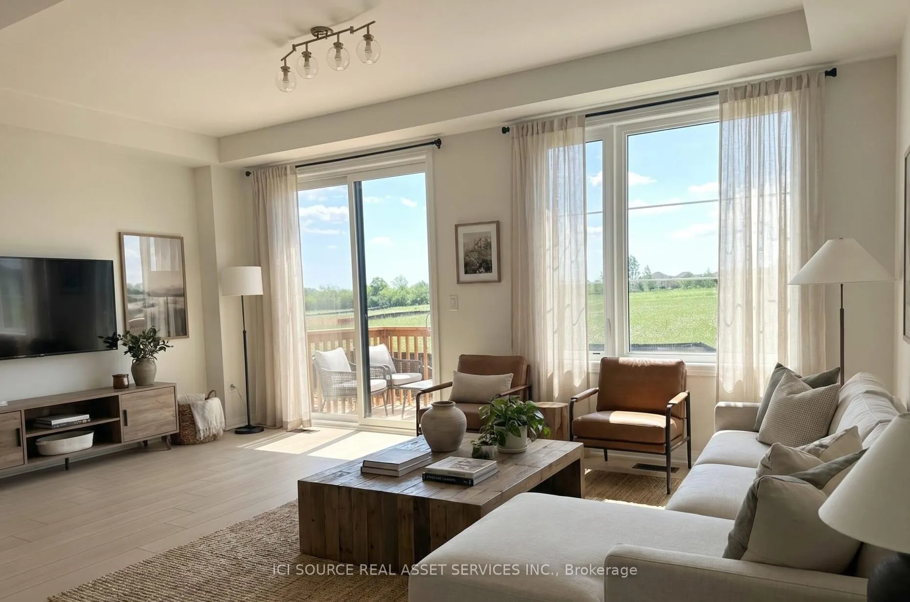 Photo 4 of 220 Hook Drive, Richmond Hill, Rural Richmond Hill — HOMEH