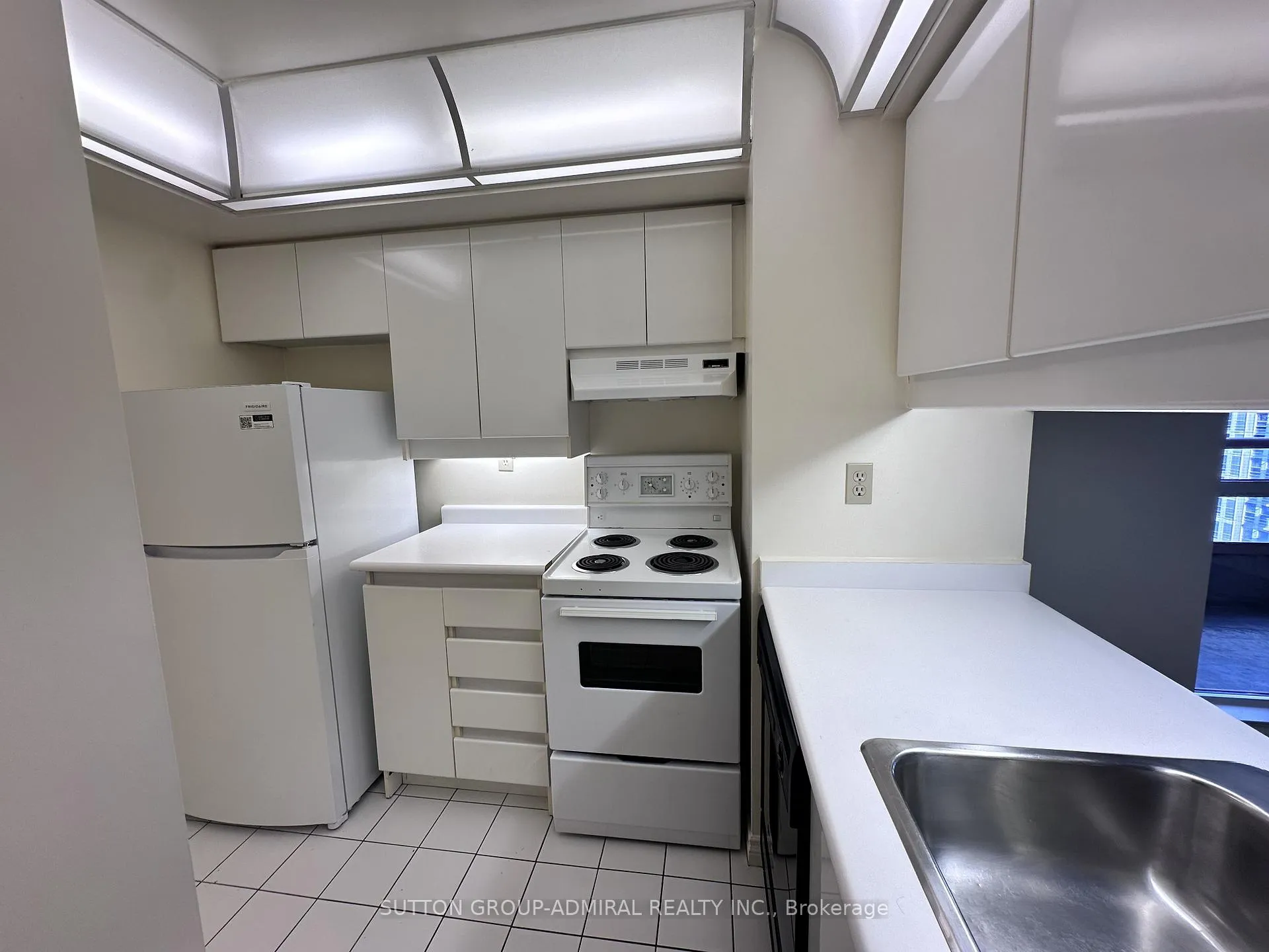 Photo 7 of Unit 1107, 736 Bay Street, Toronto, Bay Street Corridor — HOMEH