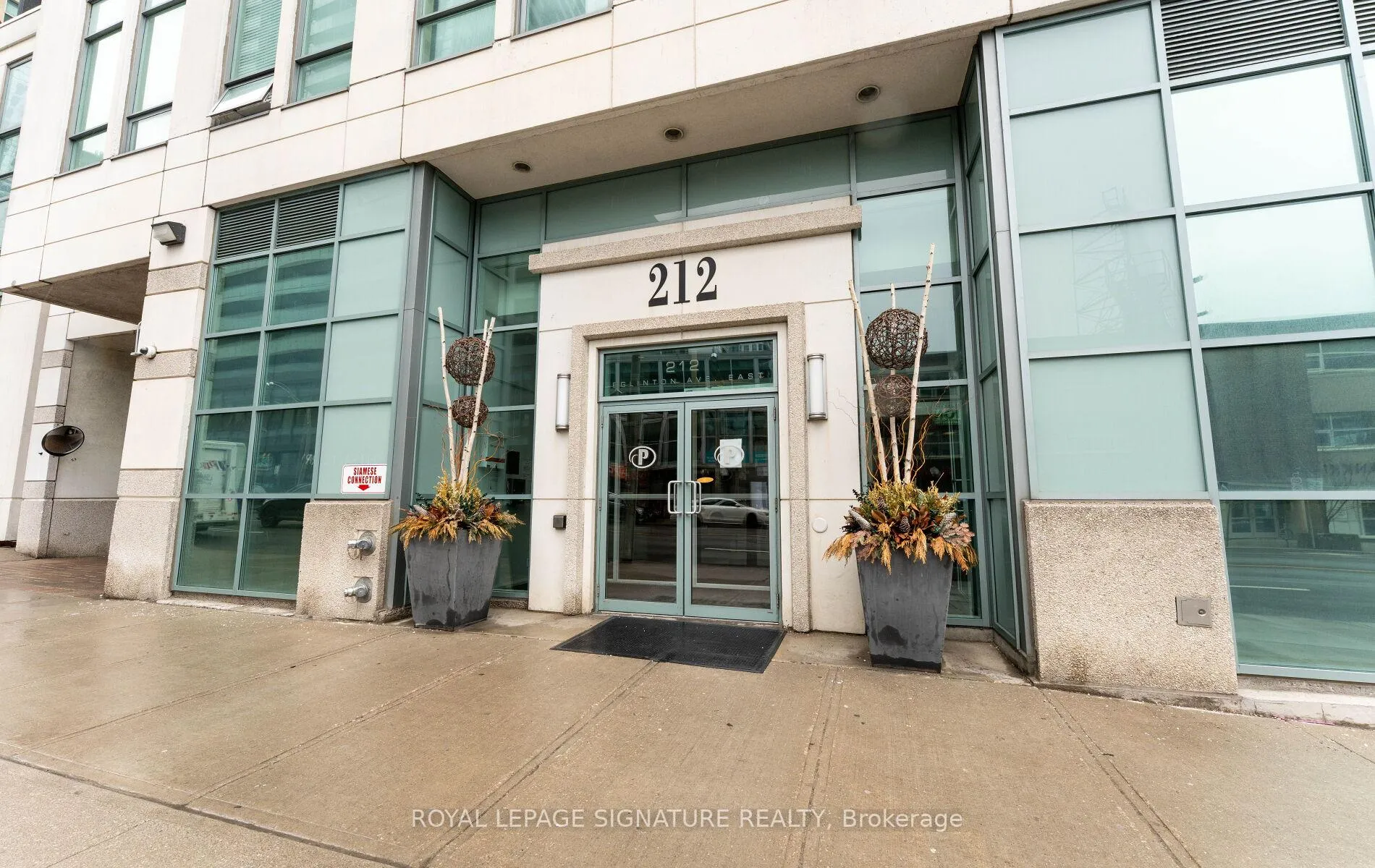Photo of Unit 1411, 212 Eglinton Avenue E