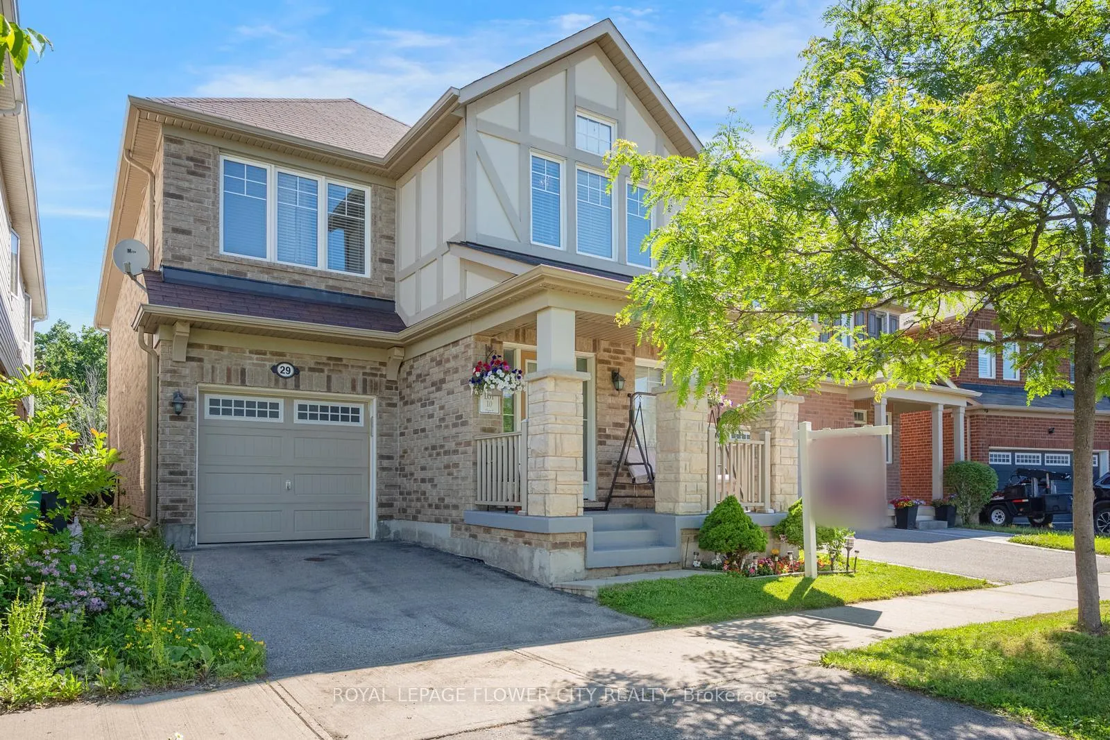Photo 2 of 29 Klemscott Road, Brampton, Fletcher's Meadow — HOMEH