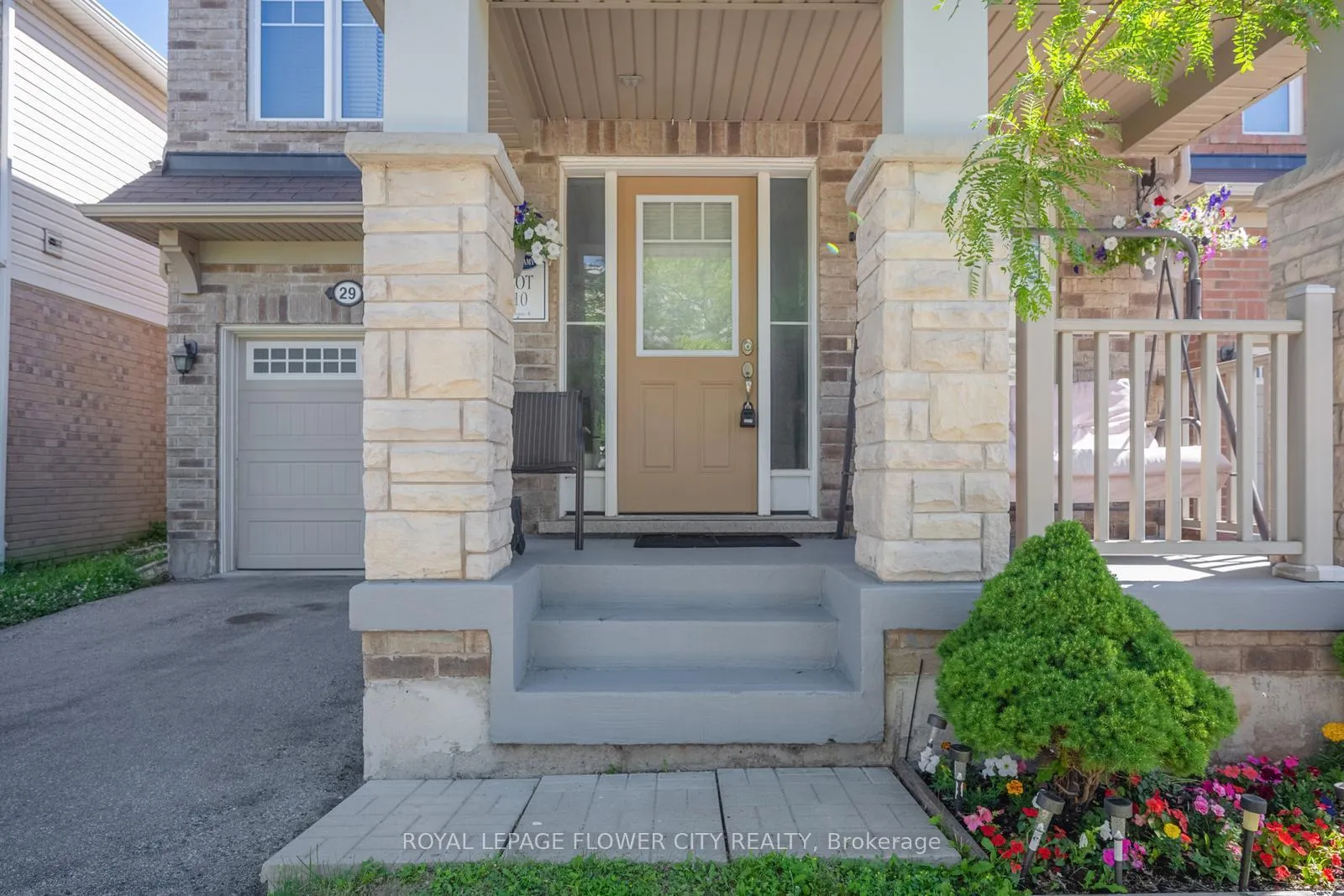 Photo 3 of 29 Klemscott Road, Brampton, Fletcher's Meadow — HOMEH