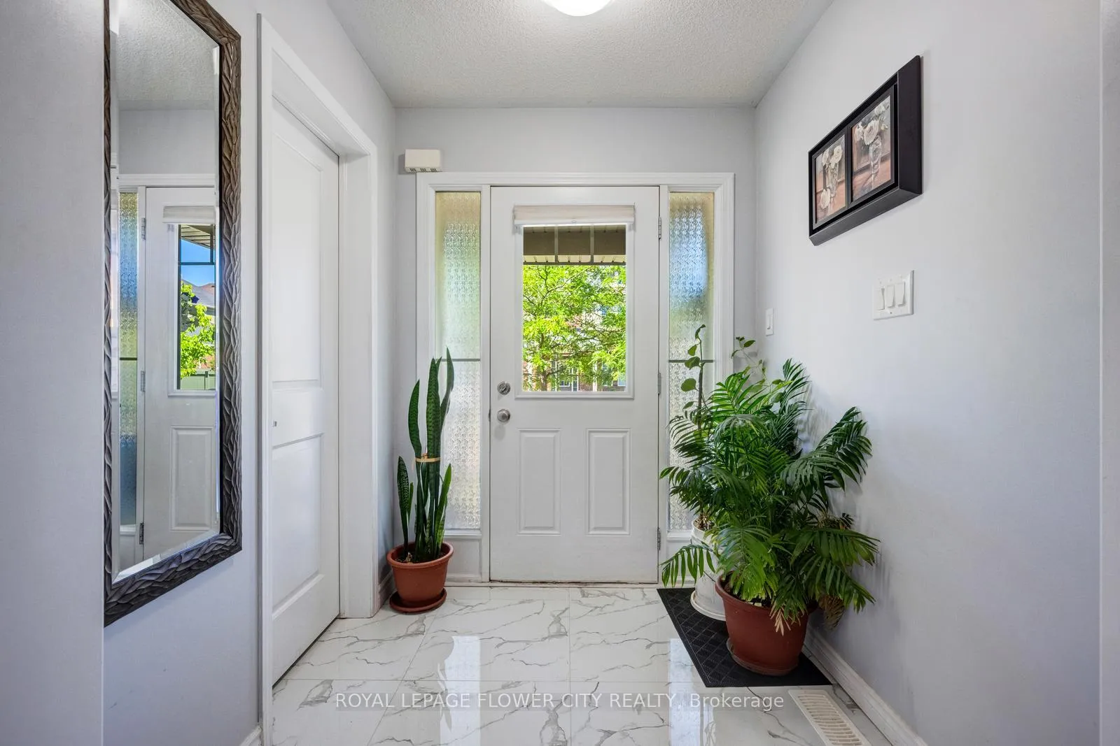 Photo 4 of 29 Klemscott Road, Brampton, Fletcher's Meadow — HOMEH