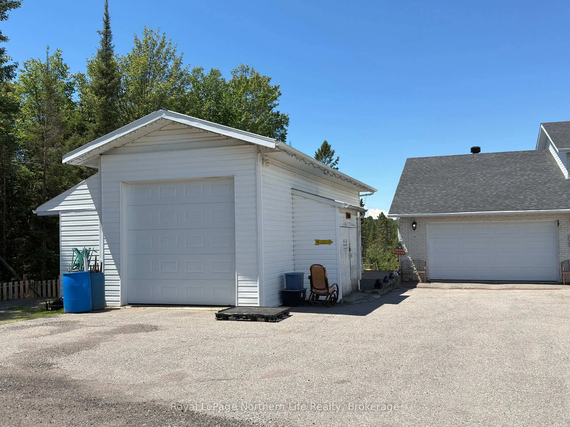 Front of 3235 11 Highway