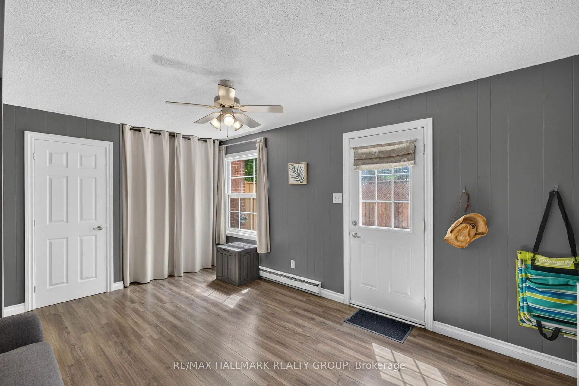 Photo 5 of 92 Appleby Private, Ottawa, Carleton Heights — HOMEH