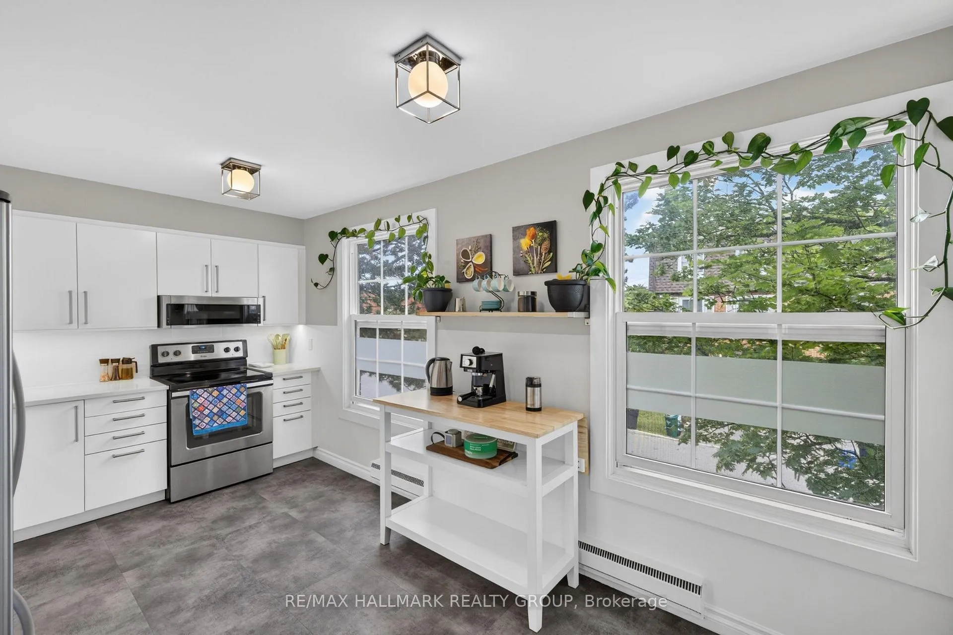 Photo 15 of 92 Appleby Private, Ottawa, Carleton Heights — HOMEH
