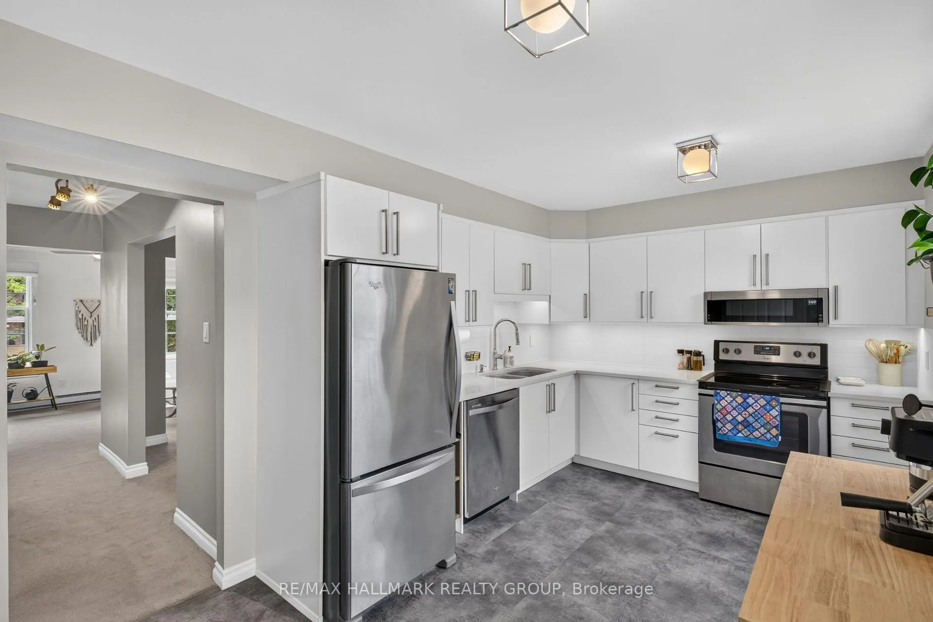 Photo 16 of 92 Appleby Private, Ottawa, Carleton Heights — HOMEH