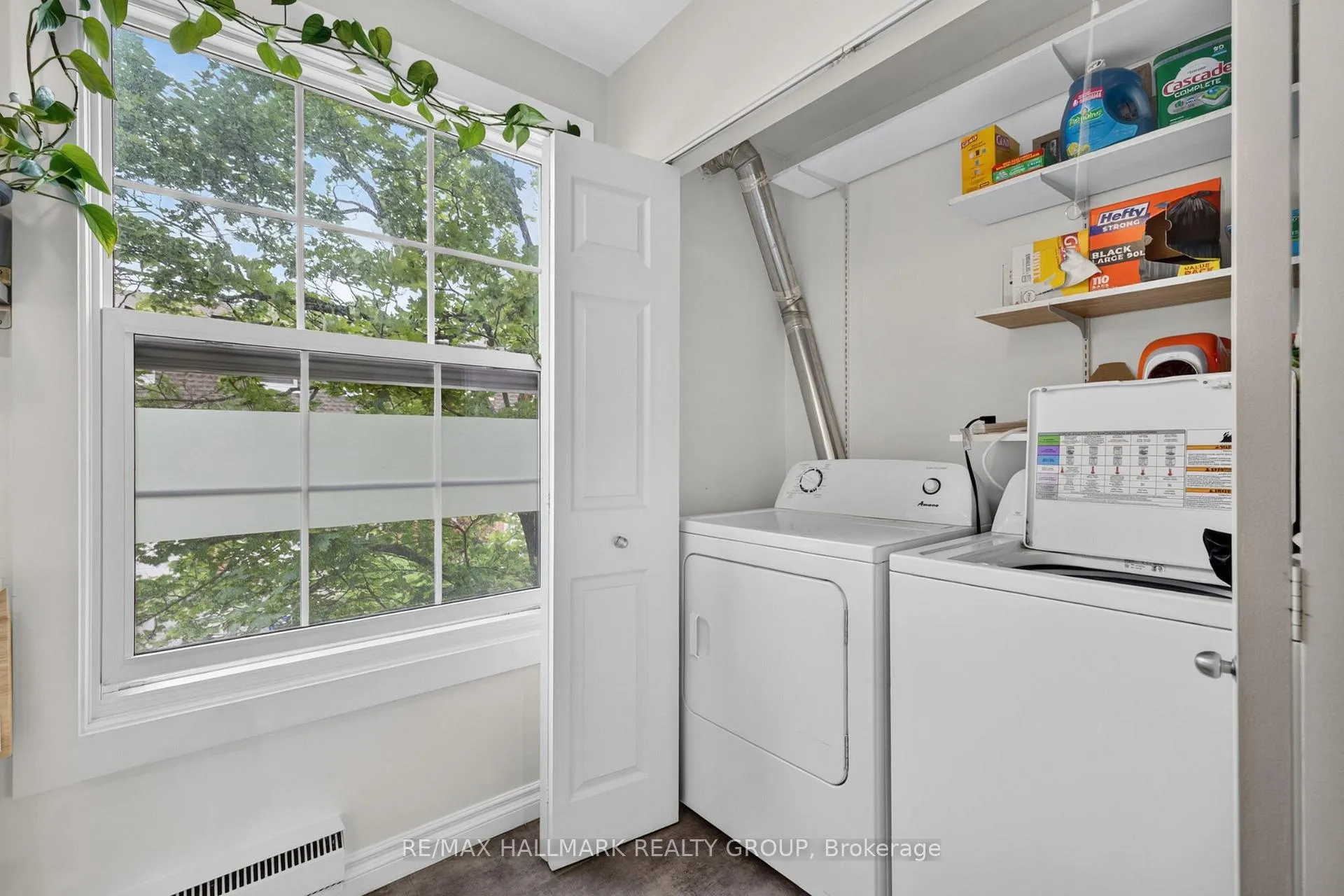 Photo 19 of 92 Appleby Private, Ottawa, Carleton Heights — HOMEH