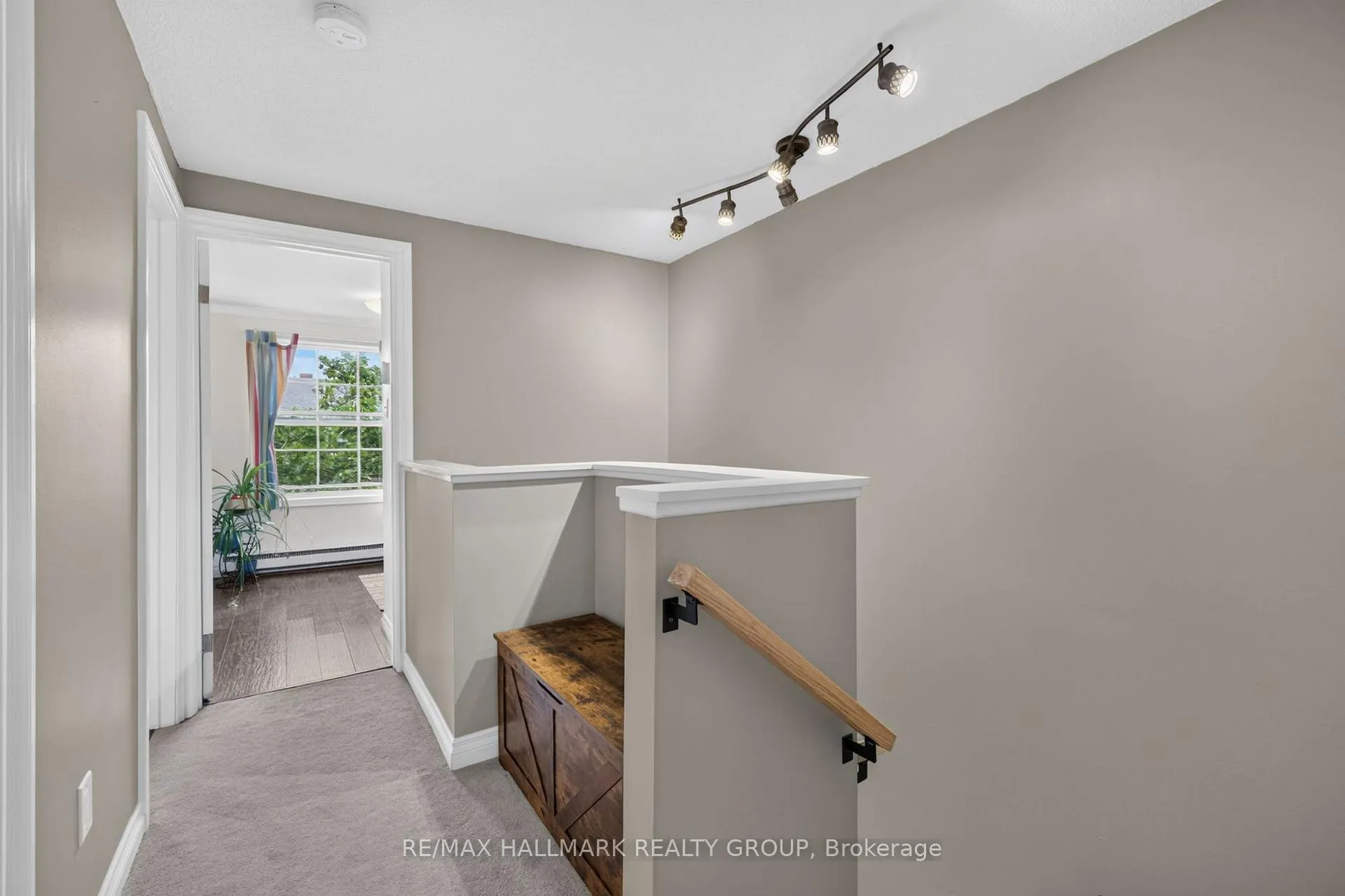 Photo 21 of 92 Appleby Private, Ottawa, Carleton Heights — HOMEH