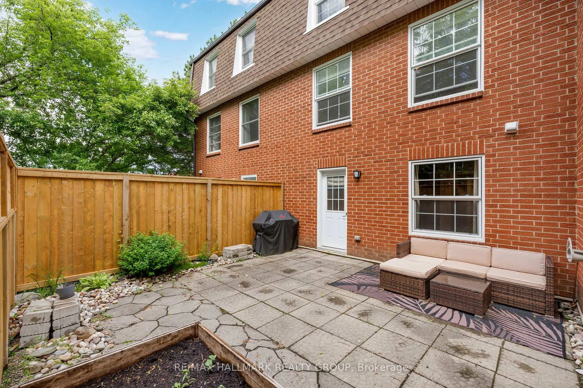 Photo 32 of 92 Appleby Private, Ottawa, Carleton Heights — HOMEH