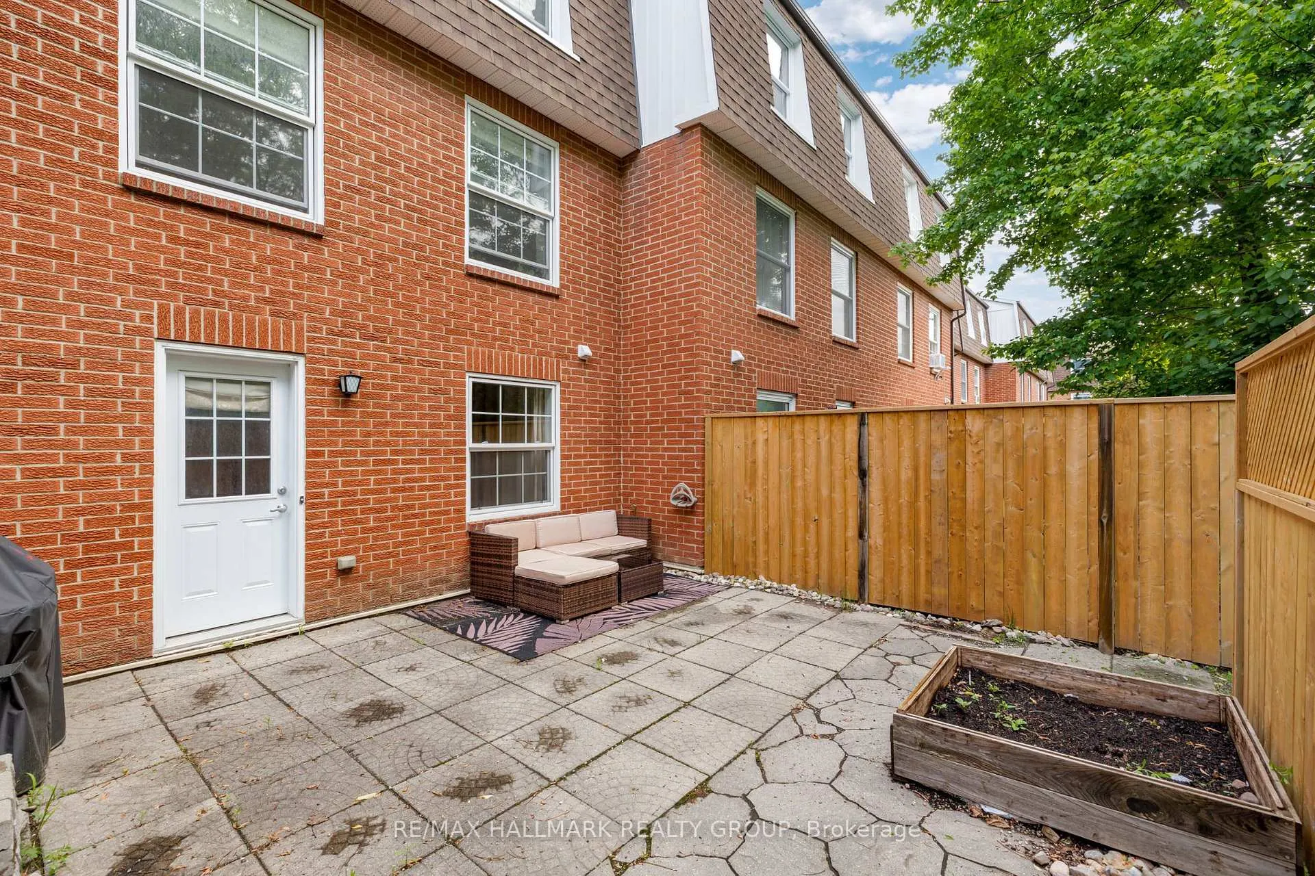 Photo 33 of 92 Appleby Private, Ottawa, Carleton Heights — HOMEH