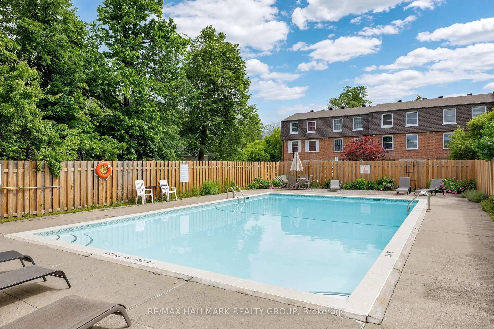 Photo 34 of 92 Appleby Private, Ottawa, Carleton Heights — HOMEH