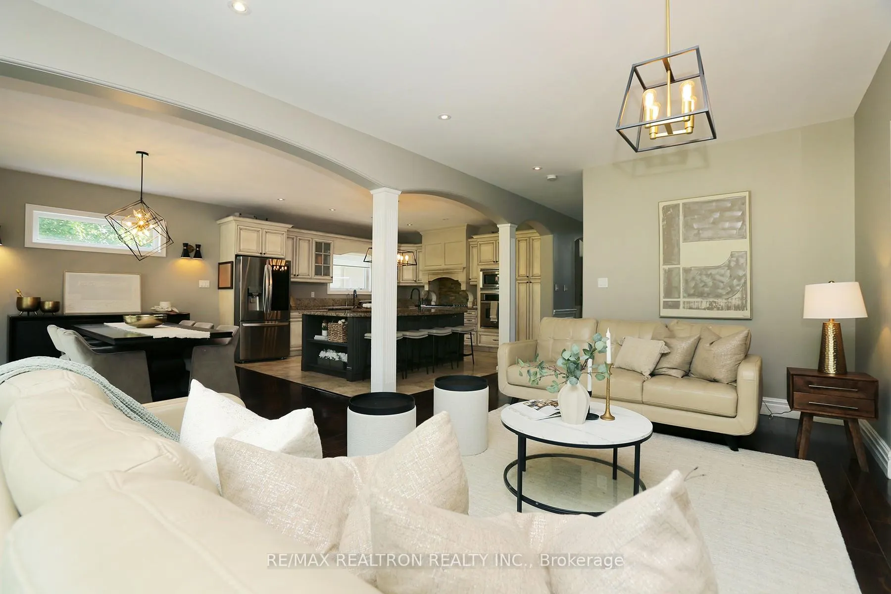 Photo 8 of 49 Hamilton Drive, Newmarket, Huron Heights-Leslie Valley — HOMEH