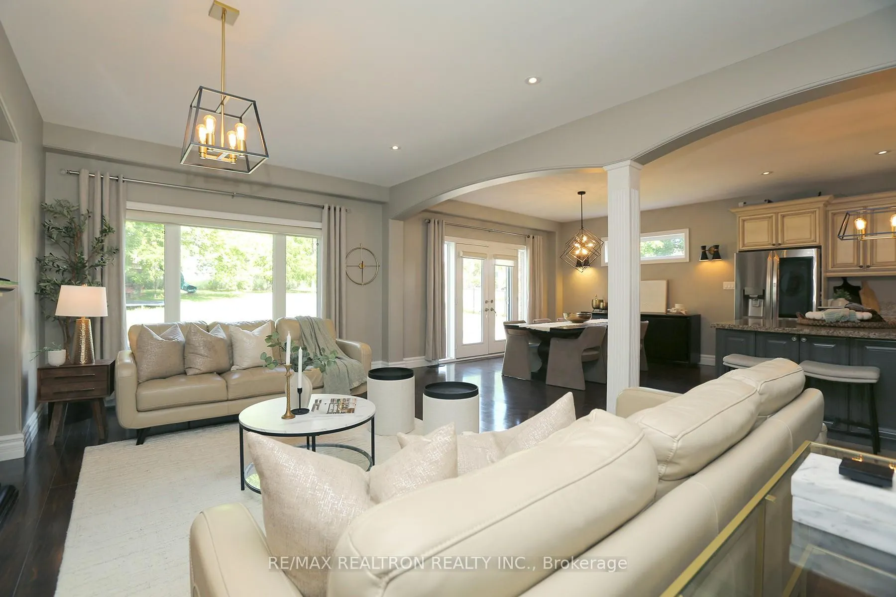 Photo 9 of 49 Hamilton Drive, Newmarket, Huron Heights-Leslie Valley — HOMEH