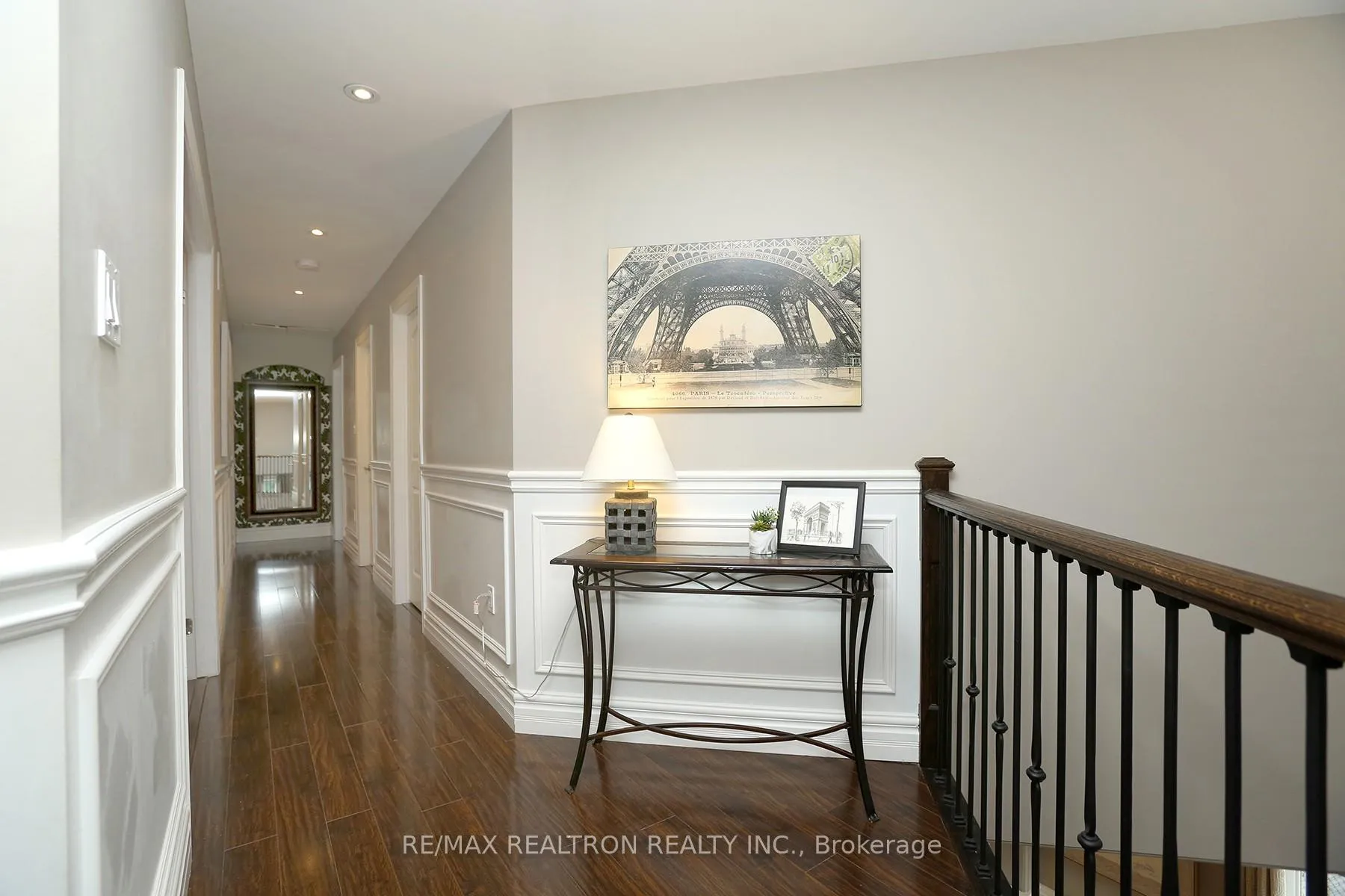Photo 17 of 49 Hamilton Drive, Newmarket, Huron Heights-Leslie Valley — HOMEH