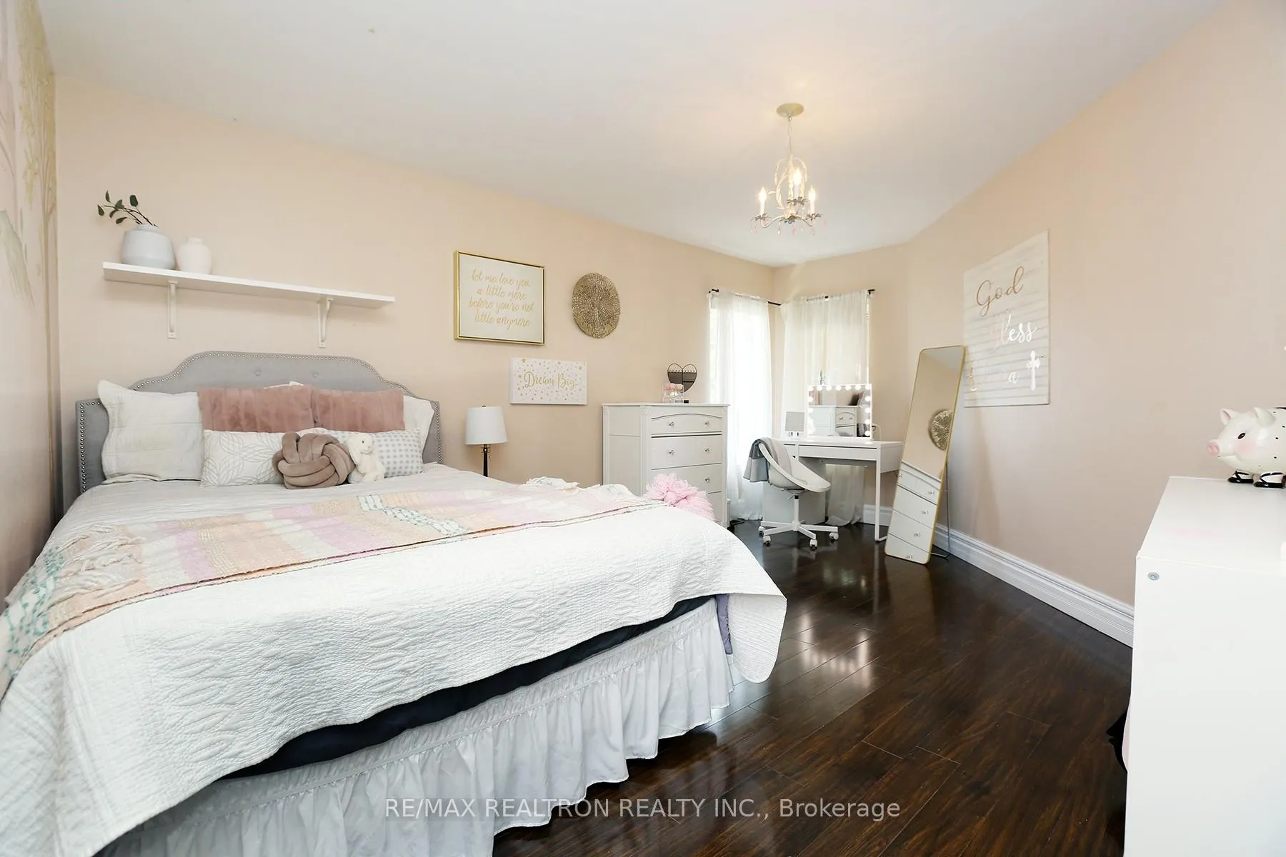 Photo 20 of 49 Hamilton Drive, Newmarket, Huron Heights-Leslie Valley — HOMEH