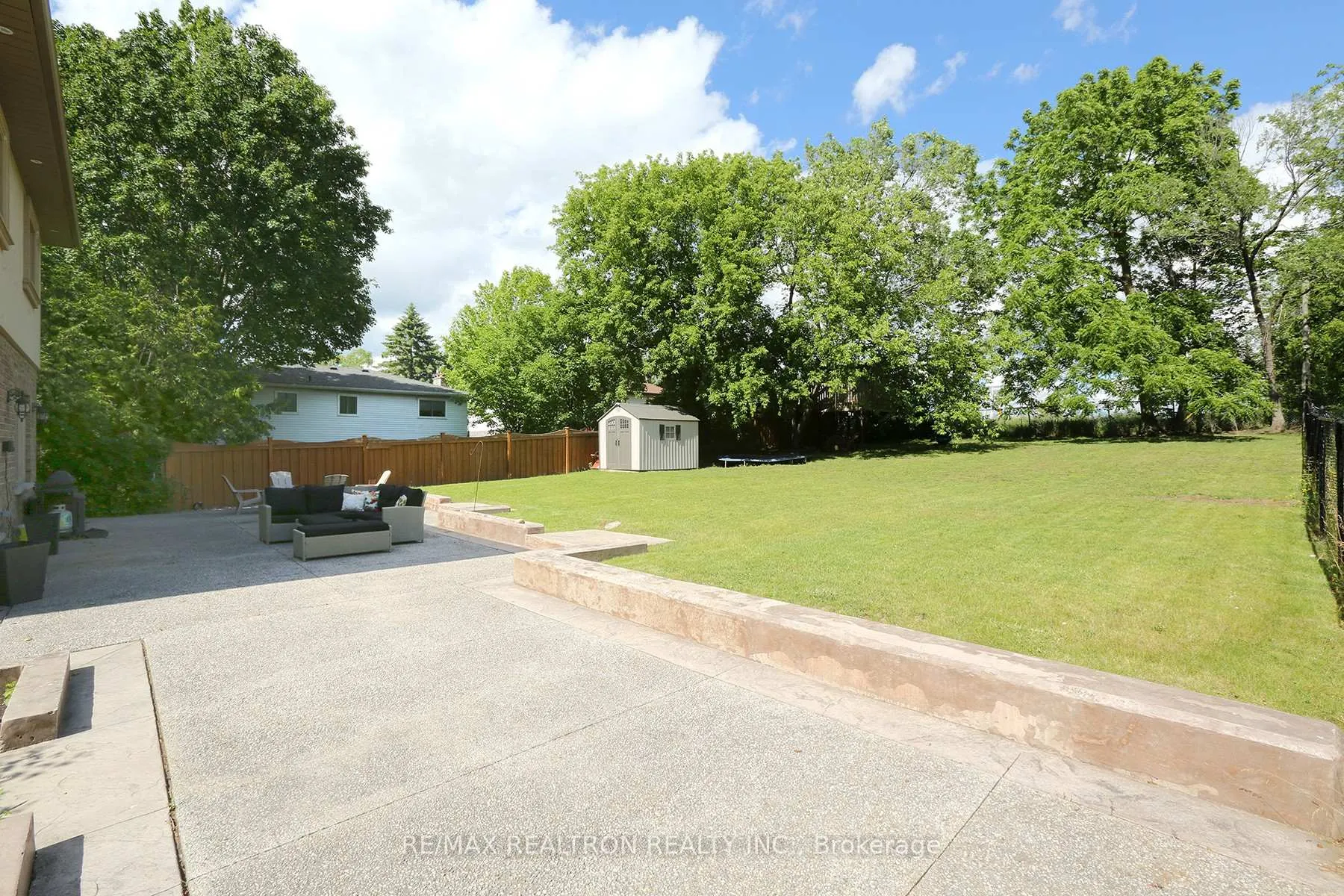 Photo 26 of 49 Hamilton Drive, Newmarket, Huron Heights-Leslie Valley — HOMEH