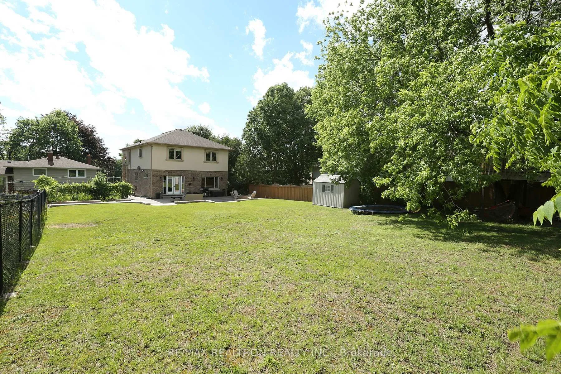 Photo 28 of 49 Hamilton Drive, Newmarket, Huron Heights-Leslie Valley — HOMEH