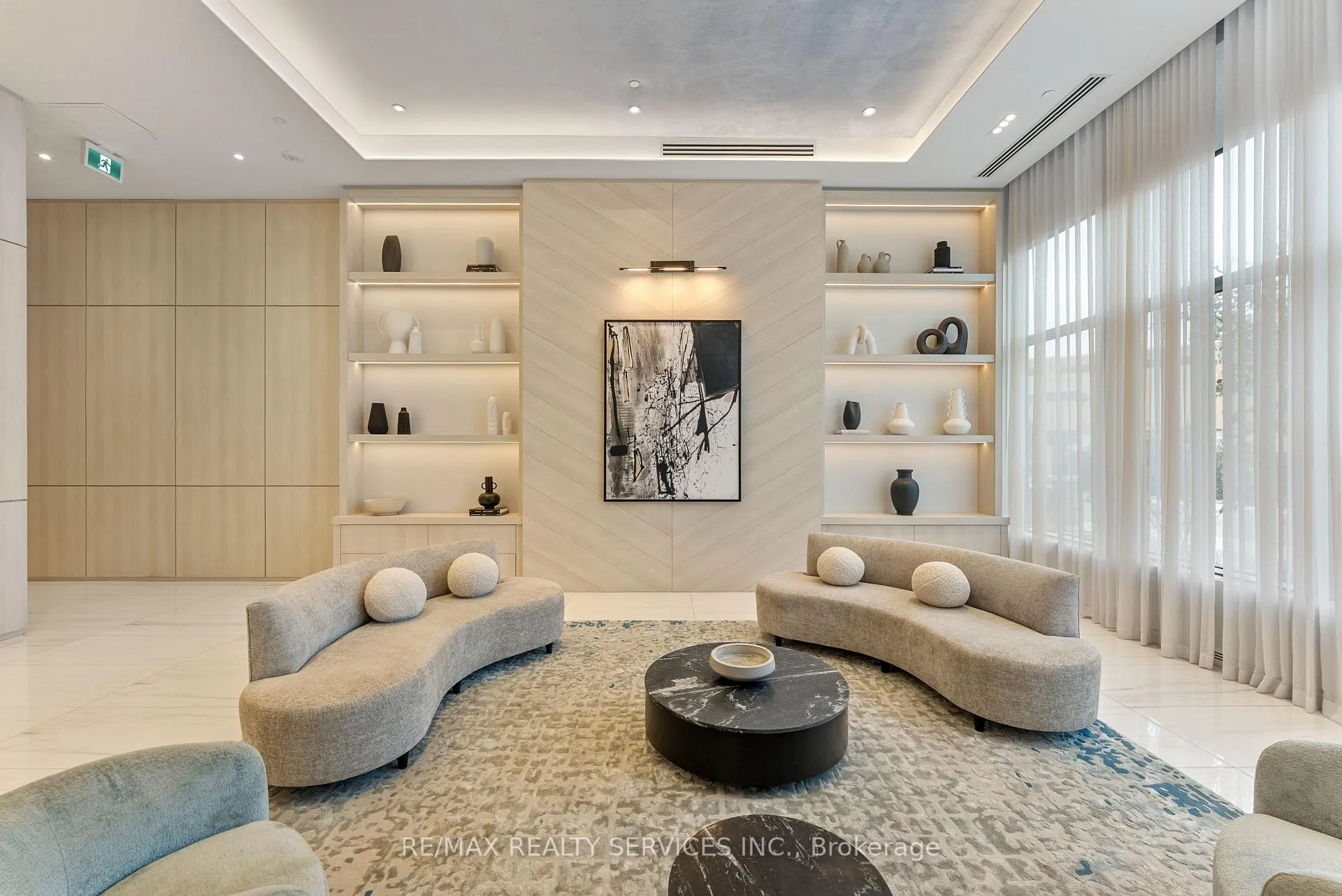 Photo 3 of Unit 314, 1063 Douglas Mccurdy Comn Circle, Mississauga, Lakeview — HOMEH