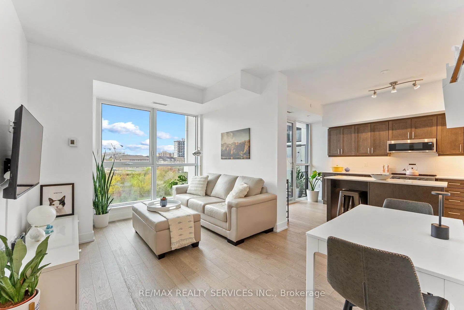 Photo 7 of Unit 314, 1063 Douglas Mccurdy Comn Circle, Mississauga, Lakeview — HOMEH