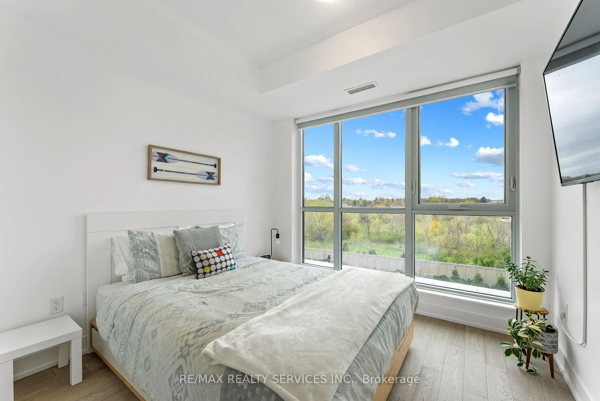 Photo 28 of Unit 314, 1063 Douglas Mccurdy Comn Circle, Mississauga, Lakeview — HOMEH
